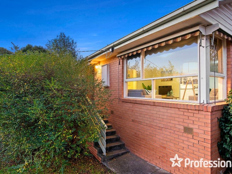 13 Swinburne Avenue, Mooroolbark image 20