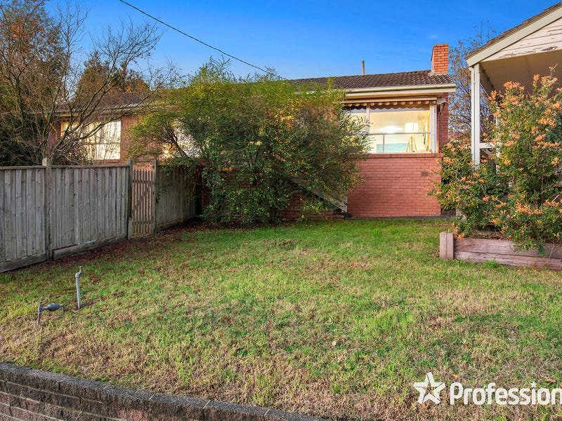 13 Swinburne Avenue, Mooroolbark image 22