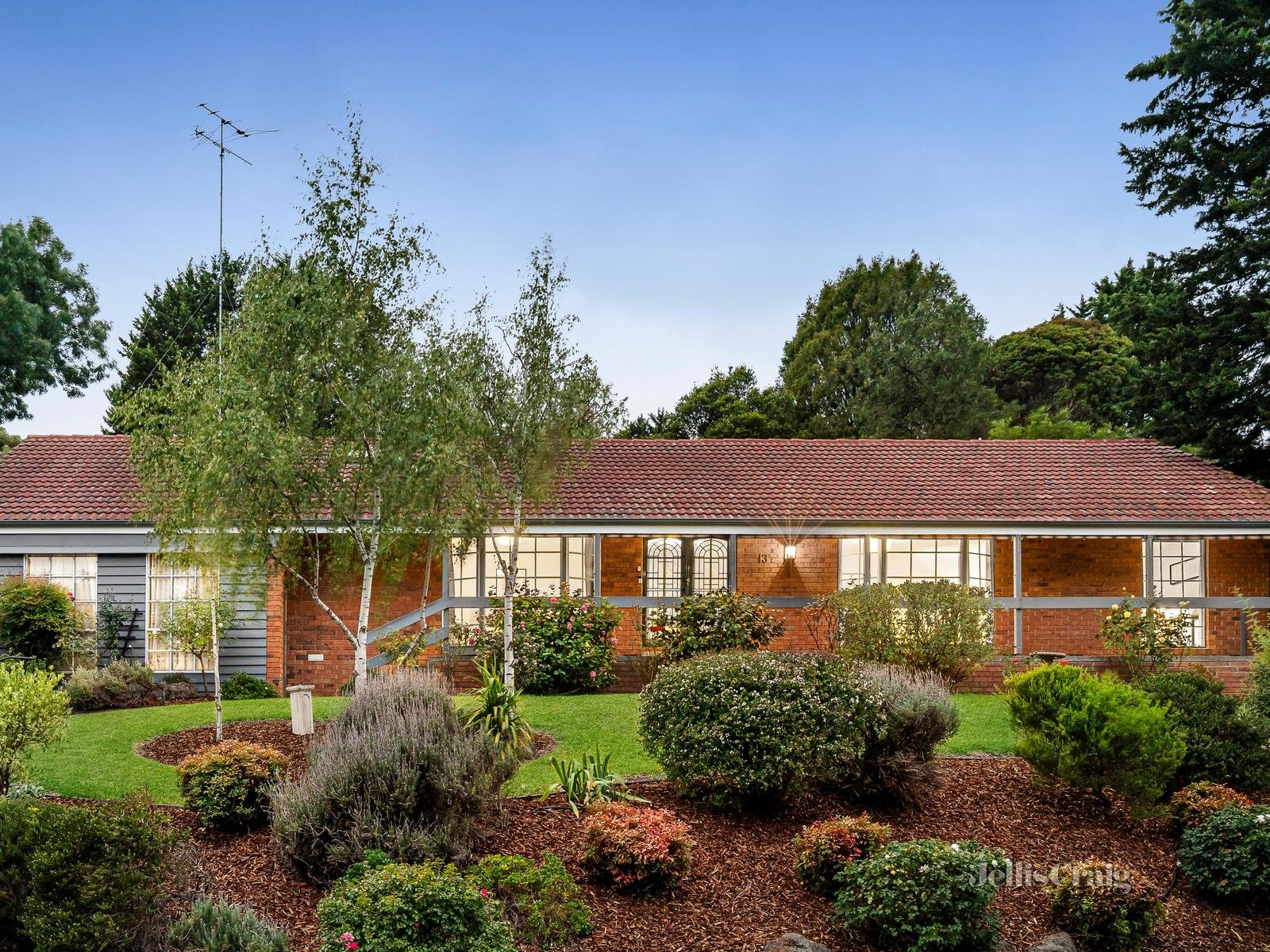 13 Templemore Drive, Templestowe image 1