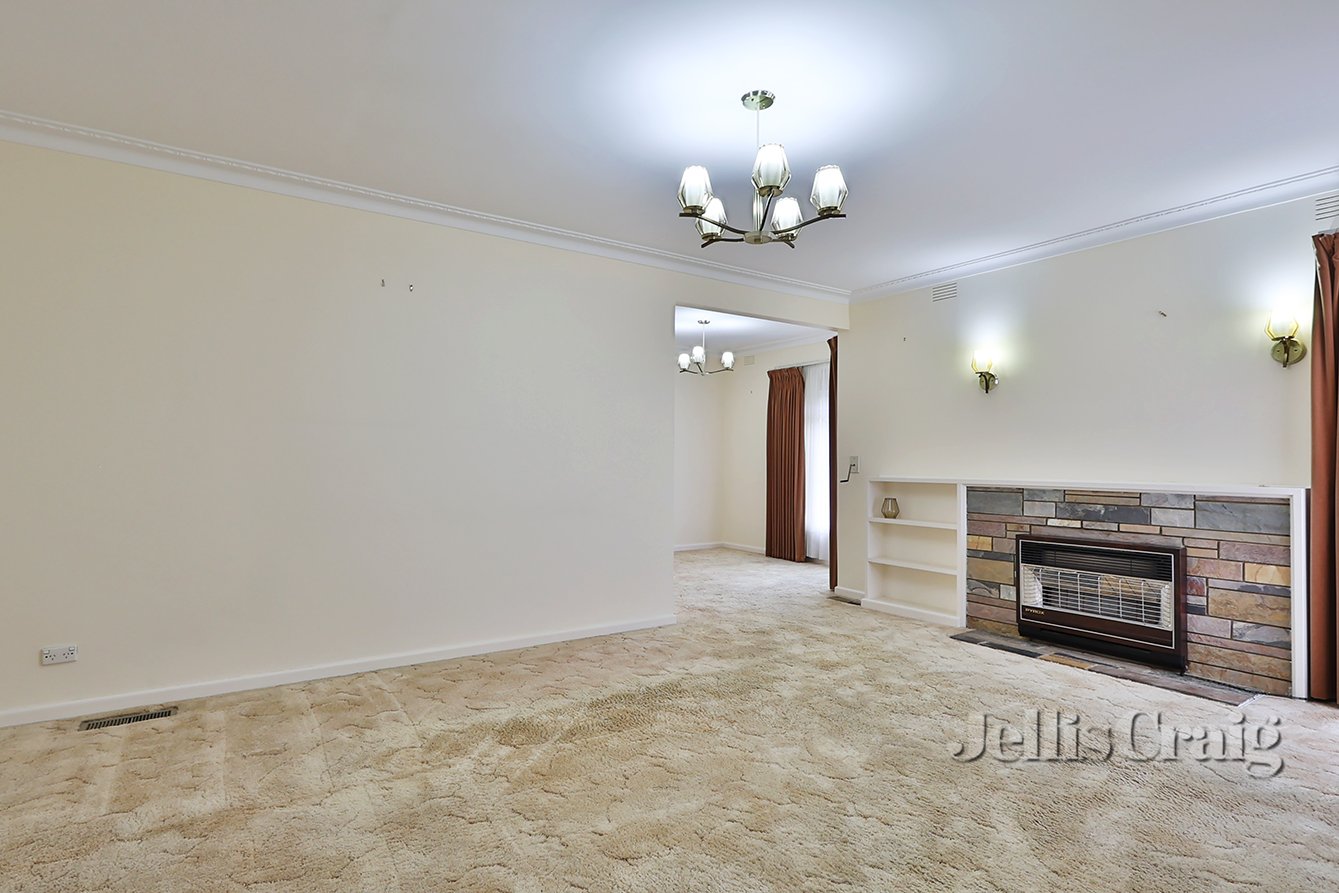 13 Terang Avenue, Burwood East image 4