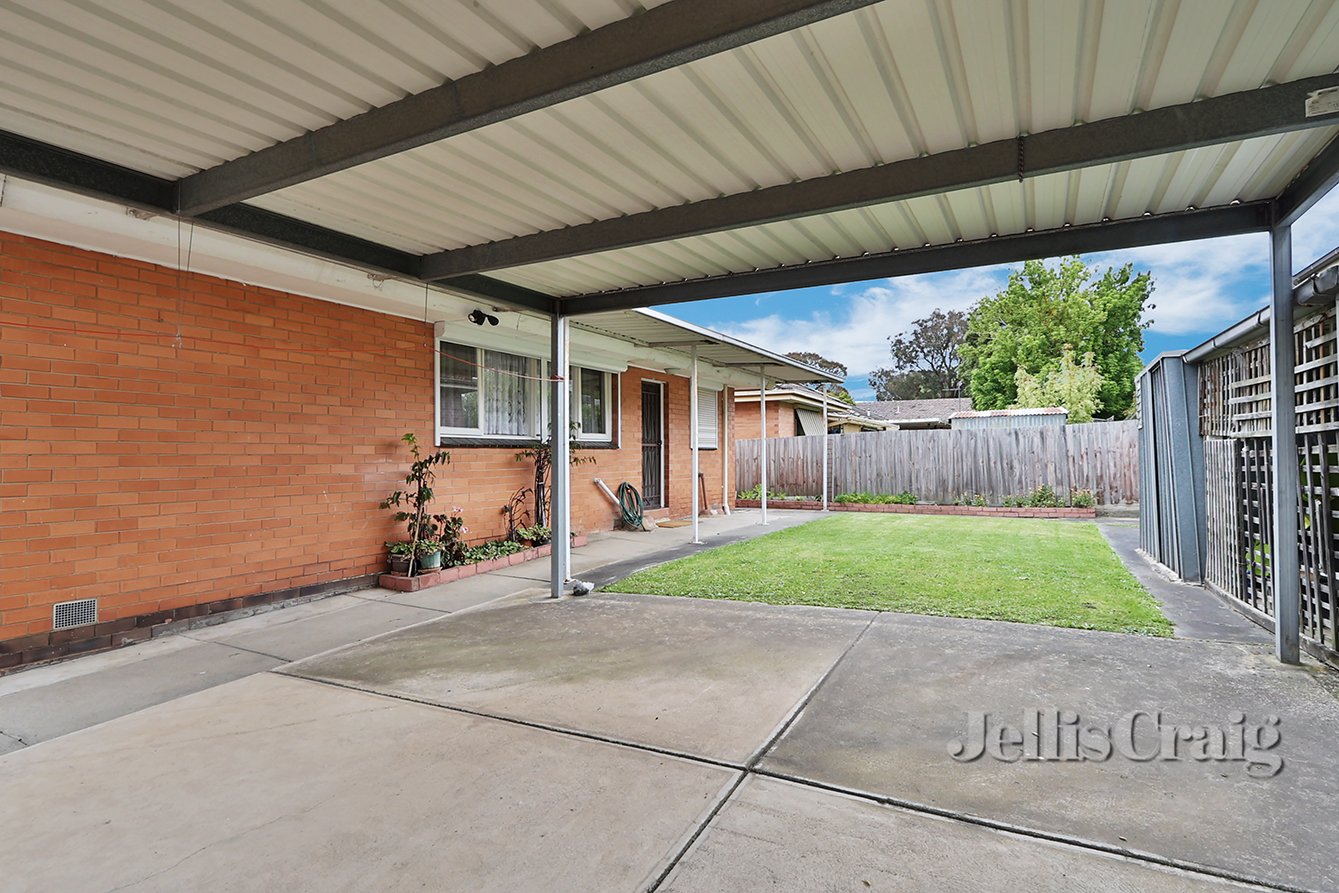 13 Terang Avenue, Burwood East image 9