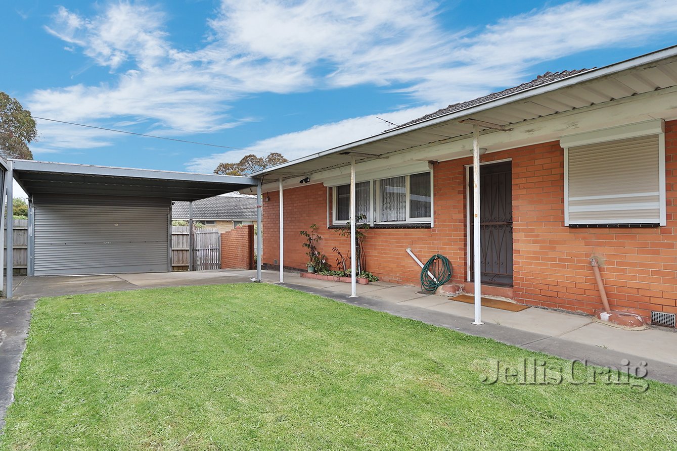 13 Terang Avenue, Burwood East image 8