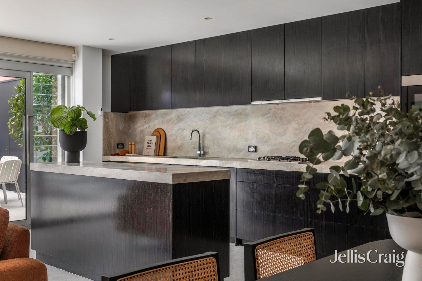 13 The Grove, Ascot&nbsp;Vale image 3