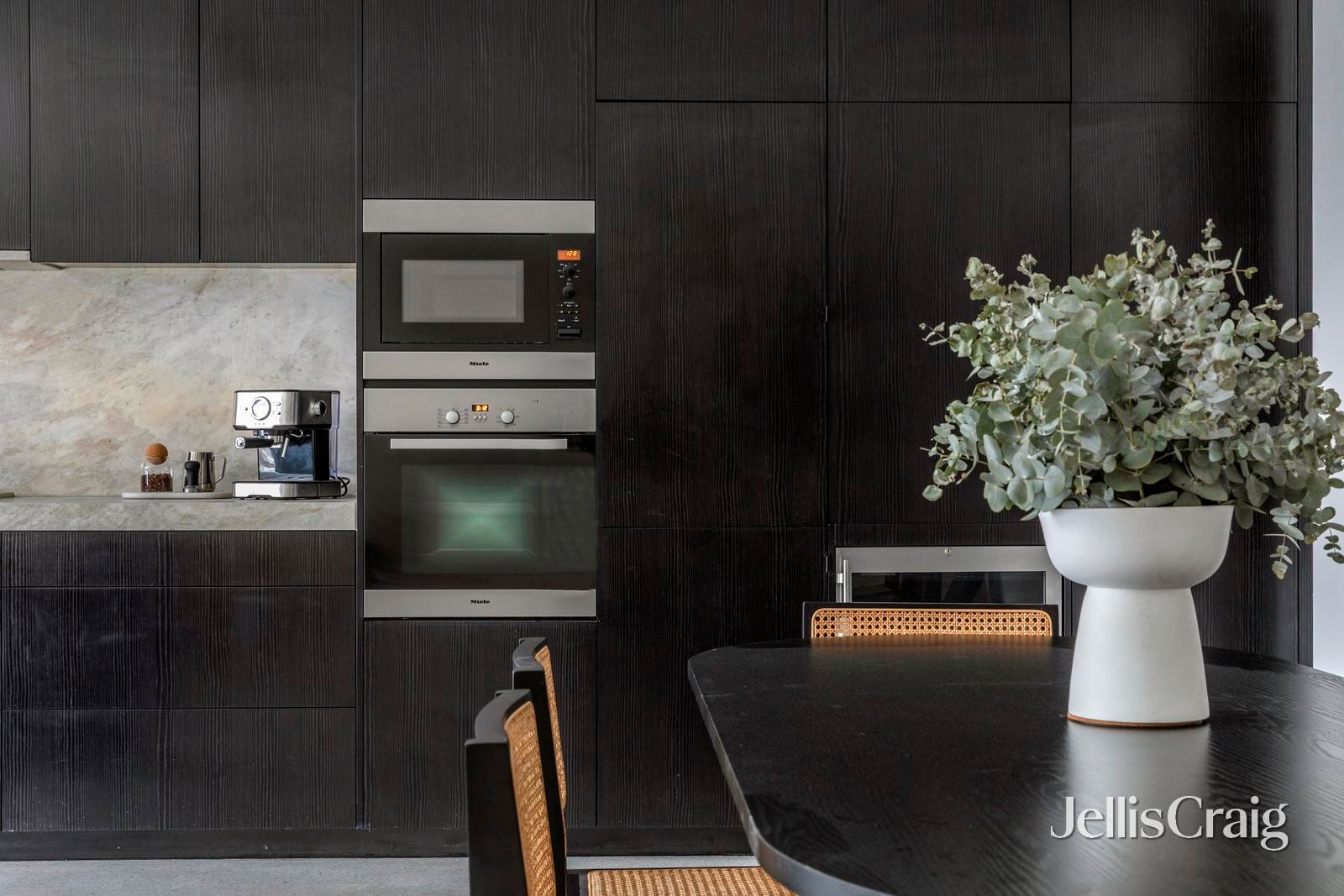 13 The Grove, Ascot&nbsp;Vale image 4