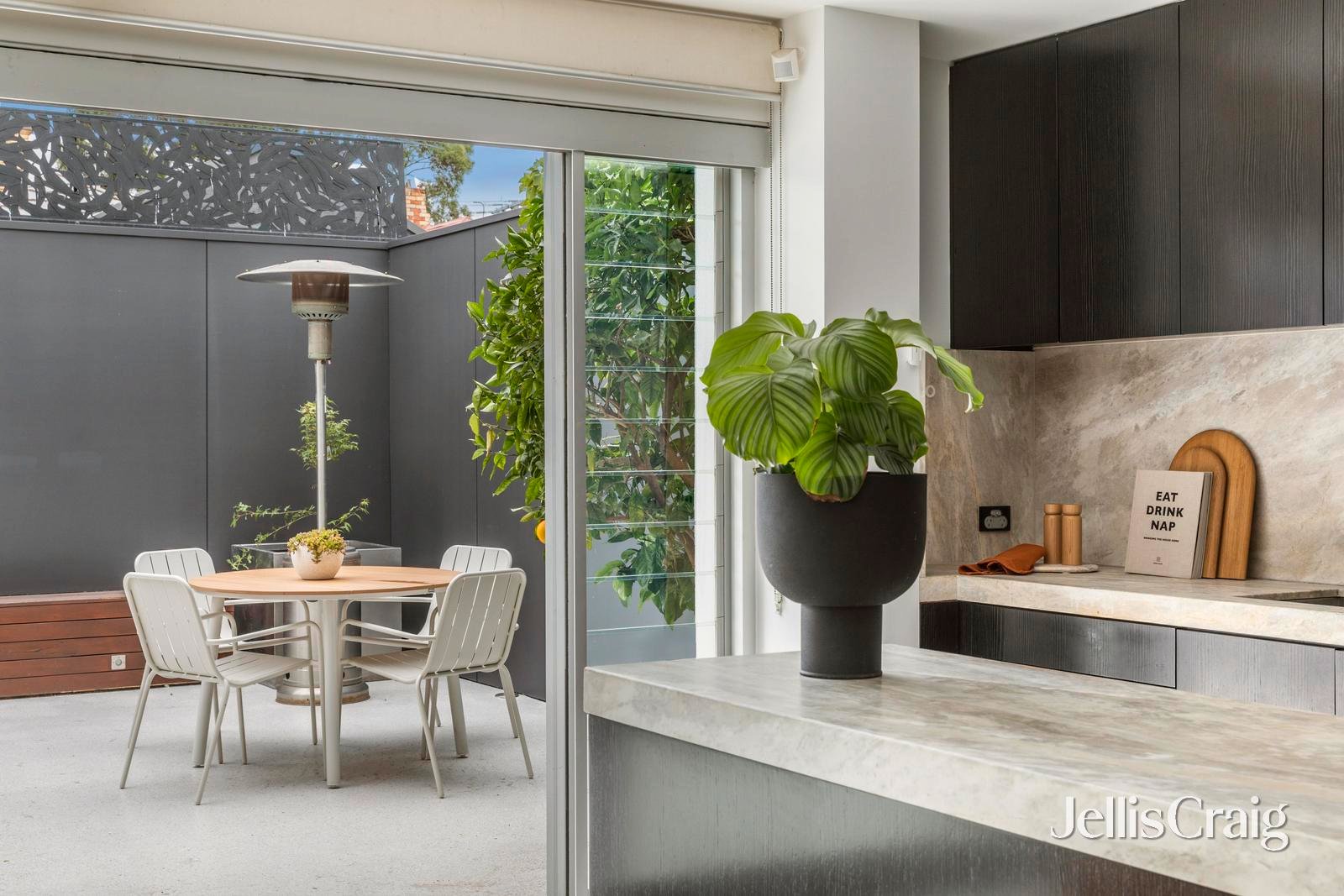 13 The Grove, Ascot&nbsp;Vale image 6