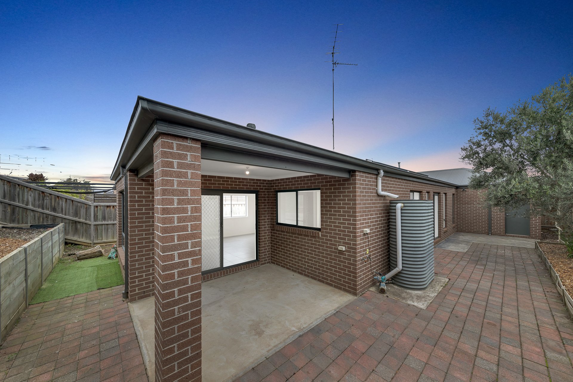 13 Tispa Drive, Leopold image 13