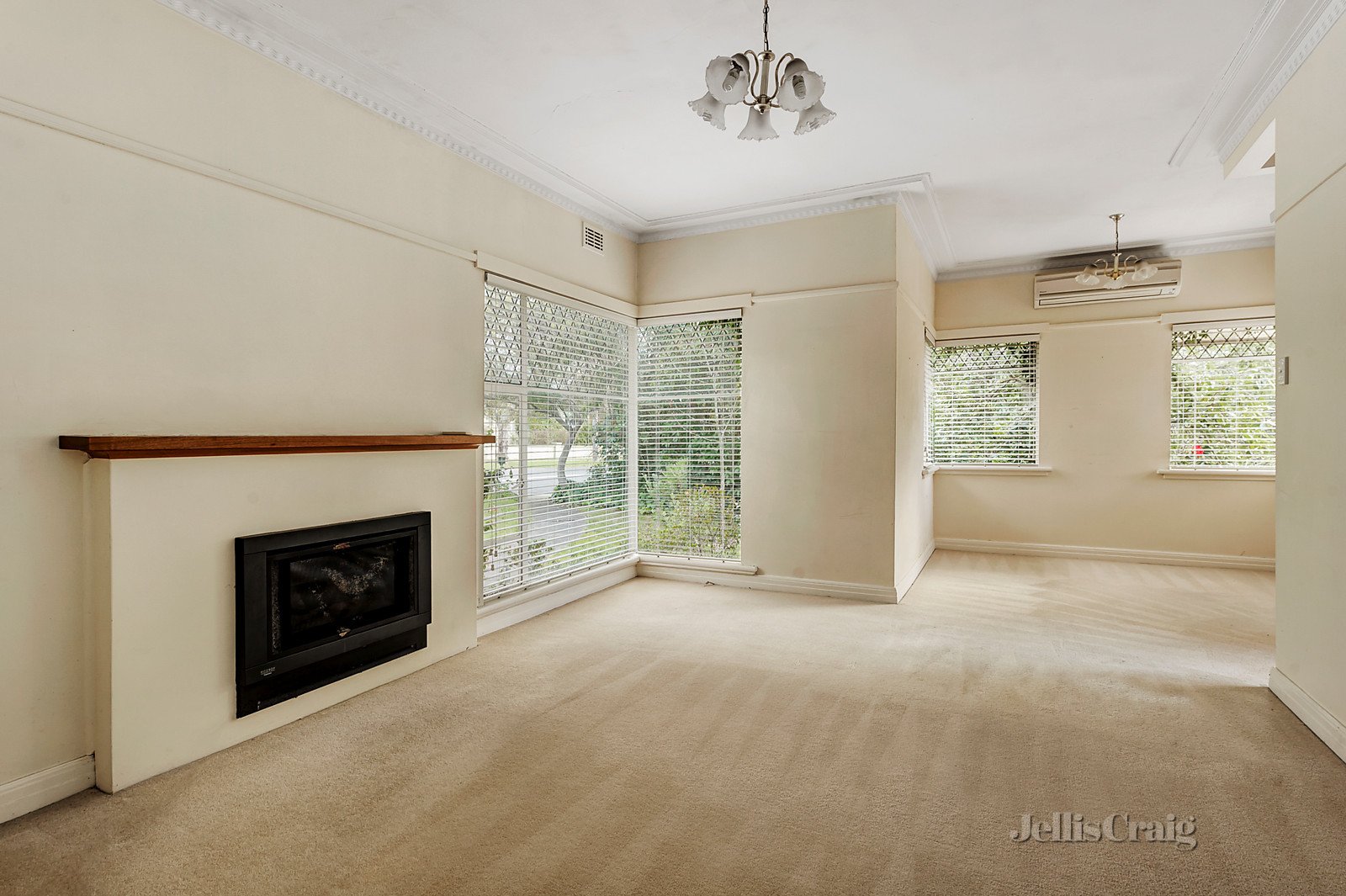 13 Tivey Parade, Balwyn image 7