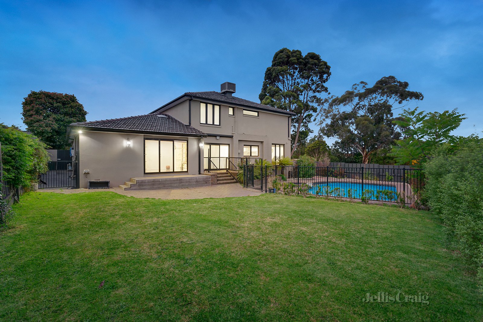 13 Tolstoy Court, Doncaster East image 2