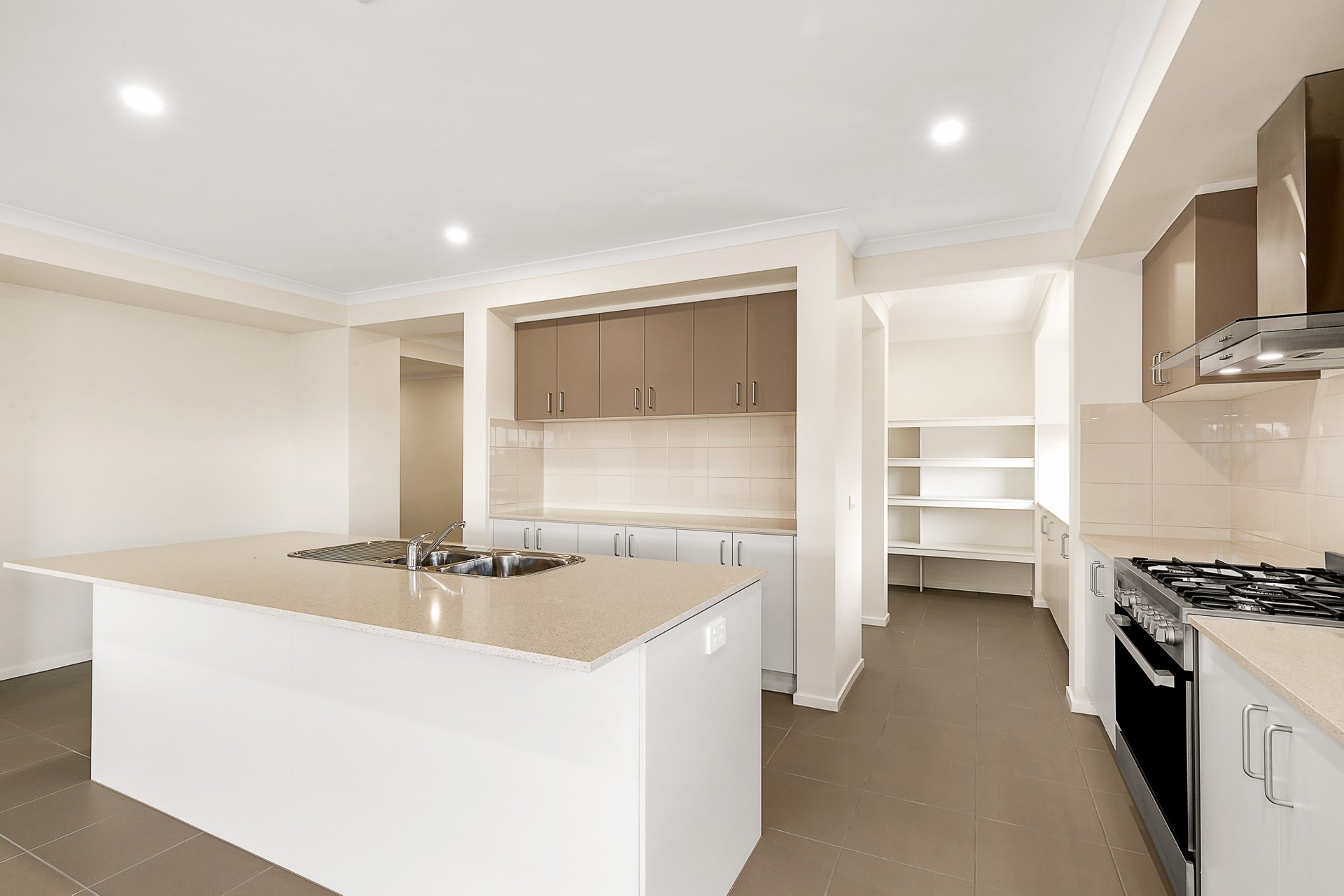 13 Towerhill Avenue, Doreen image 2