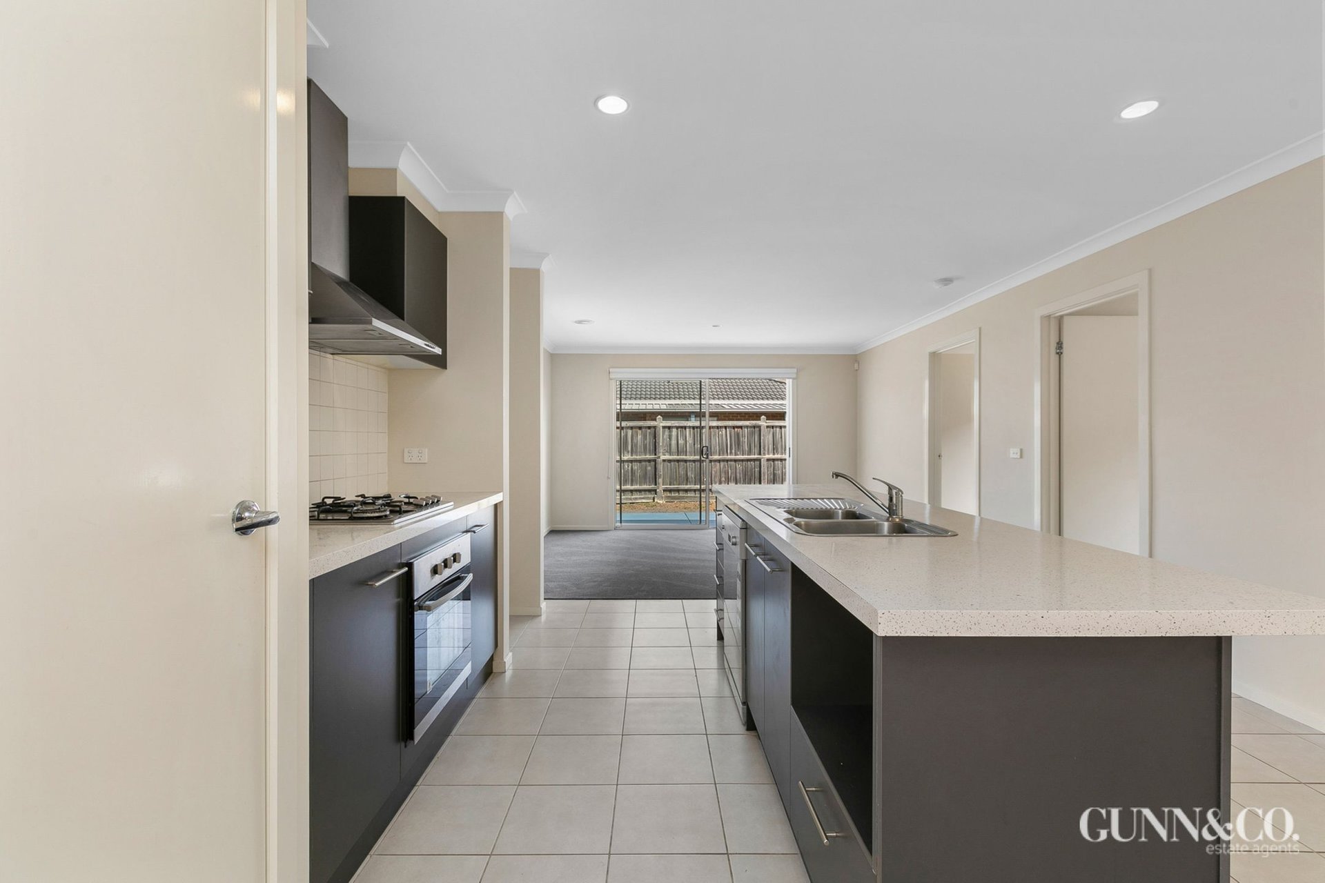 13 Tropic Circuit, Point Cook image 9