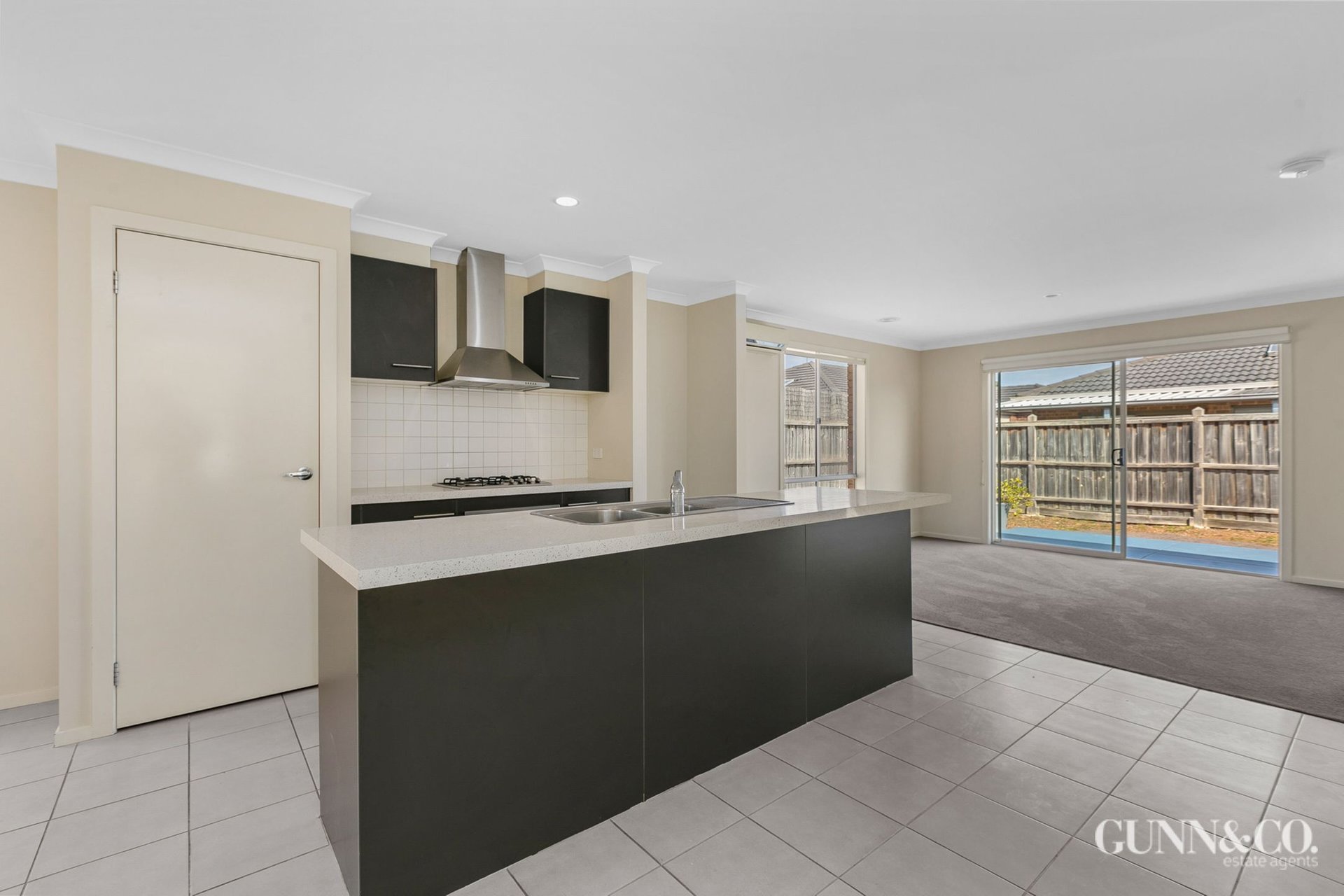 13 Tropic Circuit, Point Cook image 10