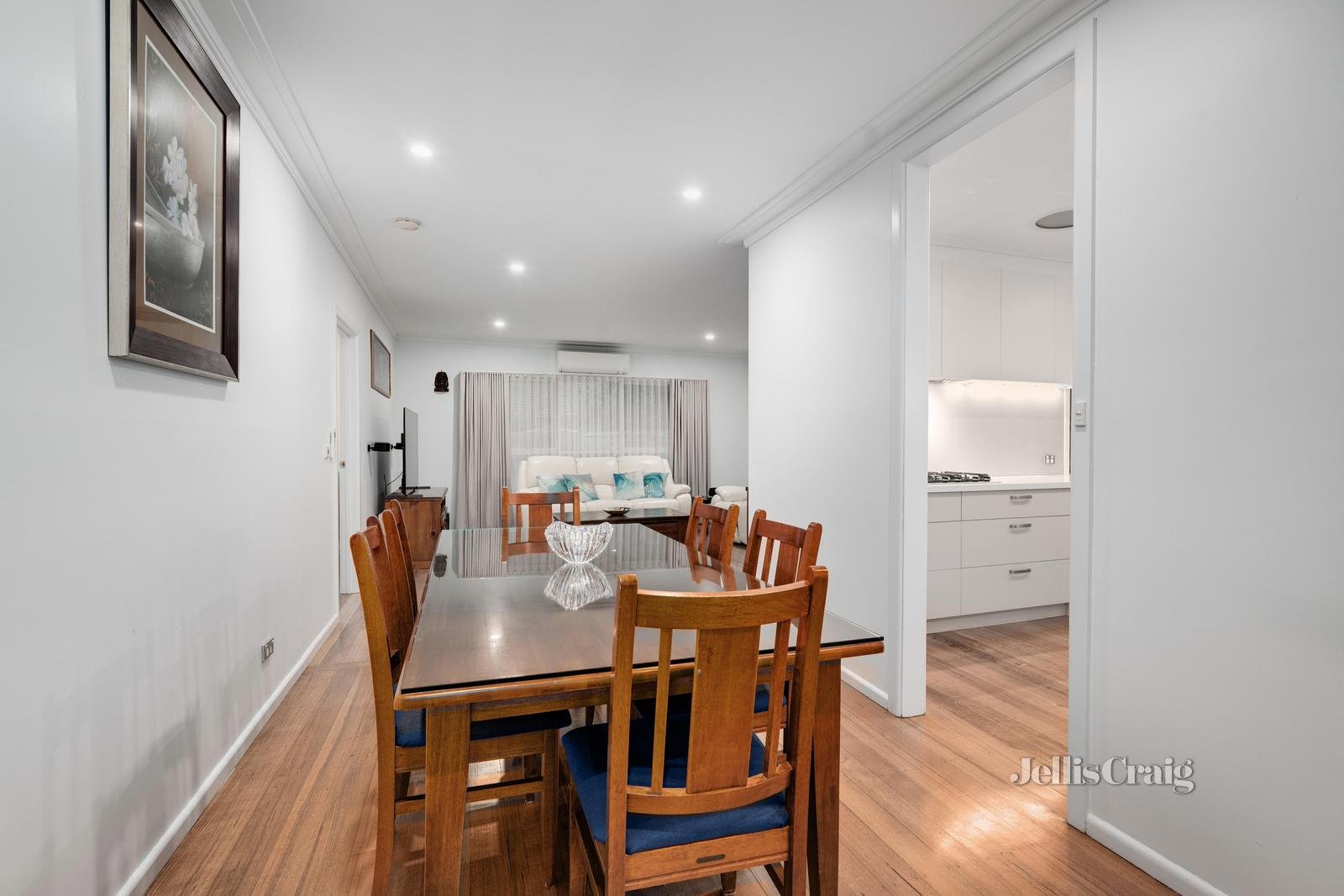 13 Valency Court, Mitcham image 4