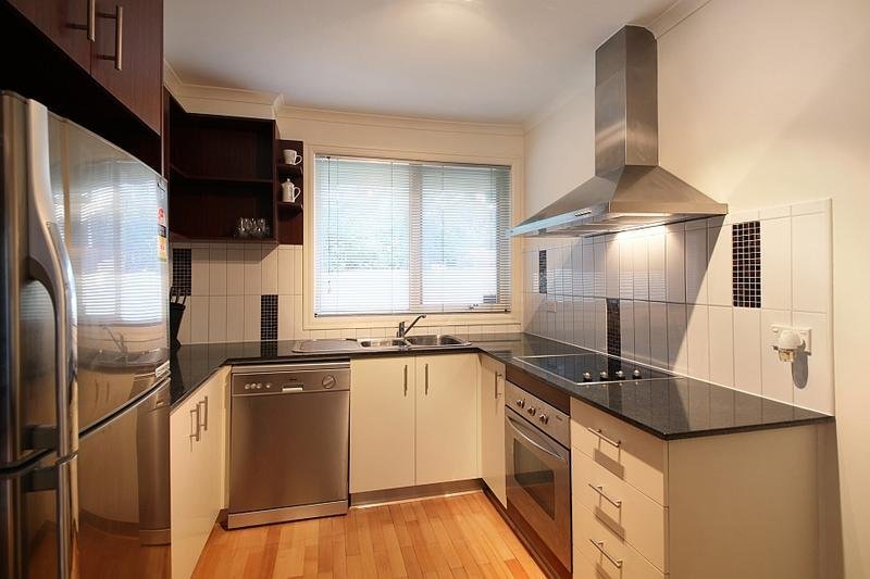 1 / 3 Victor Road BENTLEIGH