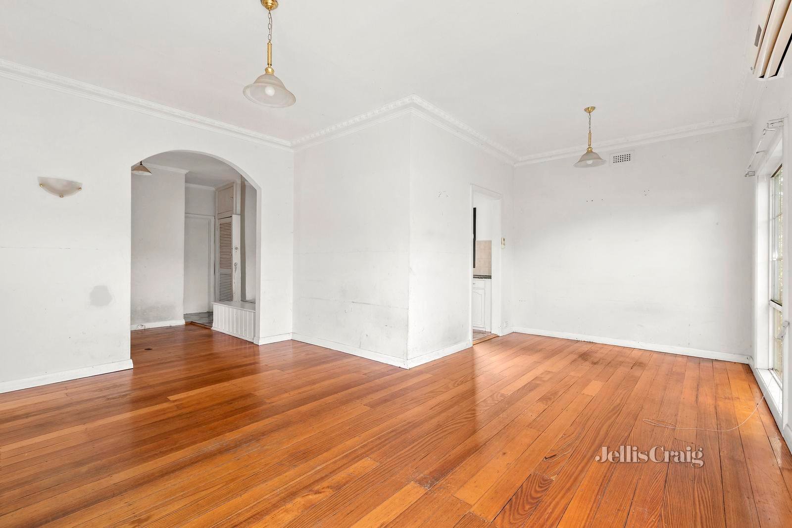 13 Vimy Court, Pascoe Vale South image 3