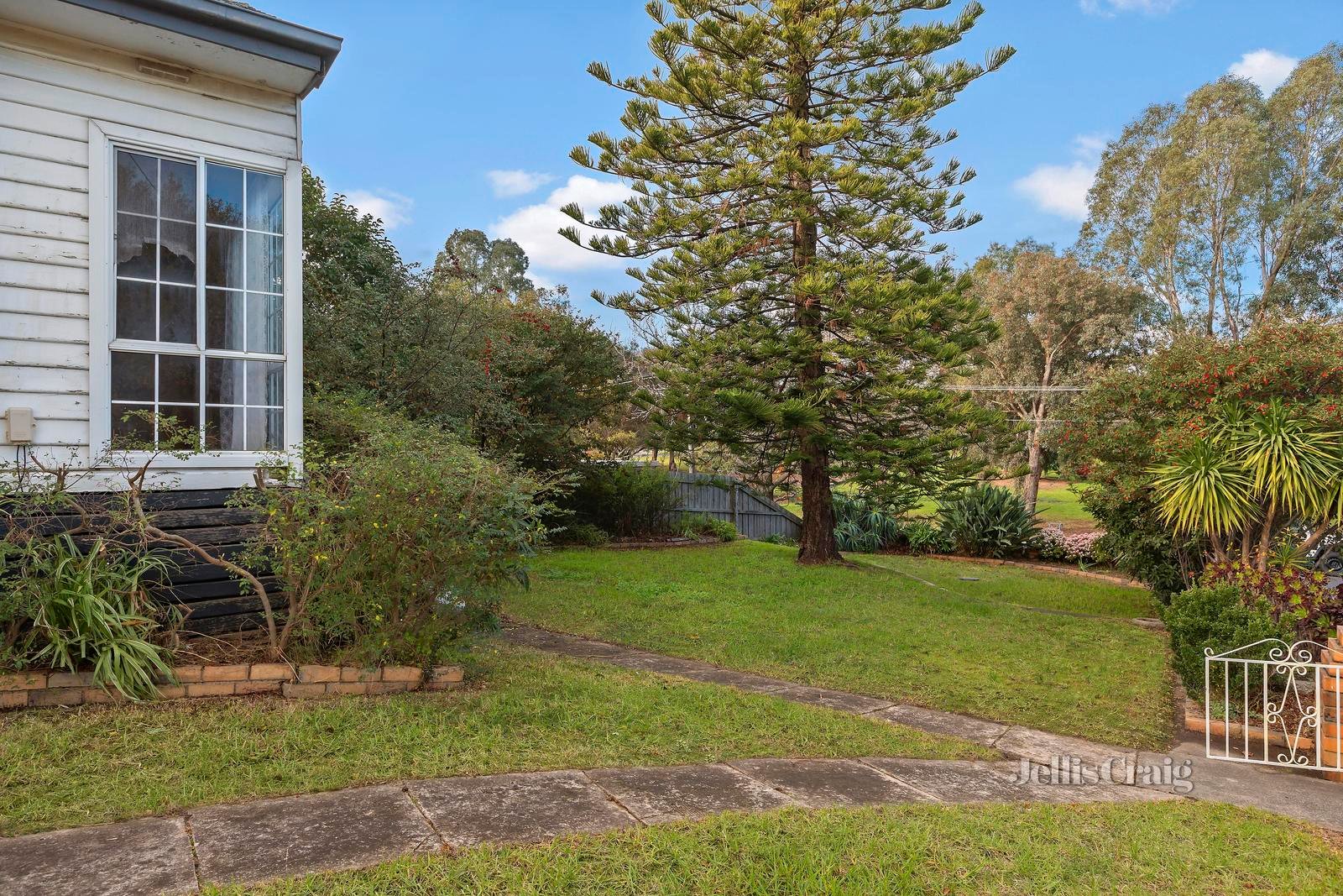 13 Vimy Court, Pascoe Vale South image 7
