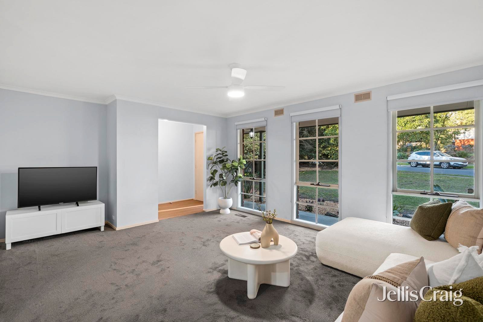 1/3 Wallace Way, Mooroolbark image 5