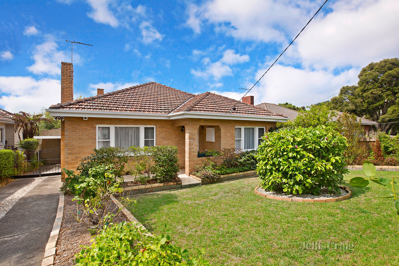 13 Waratah Avenue, Burwood image 1