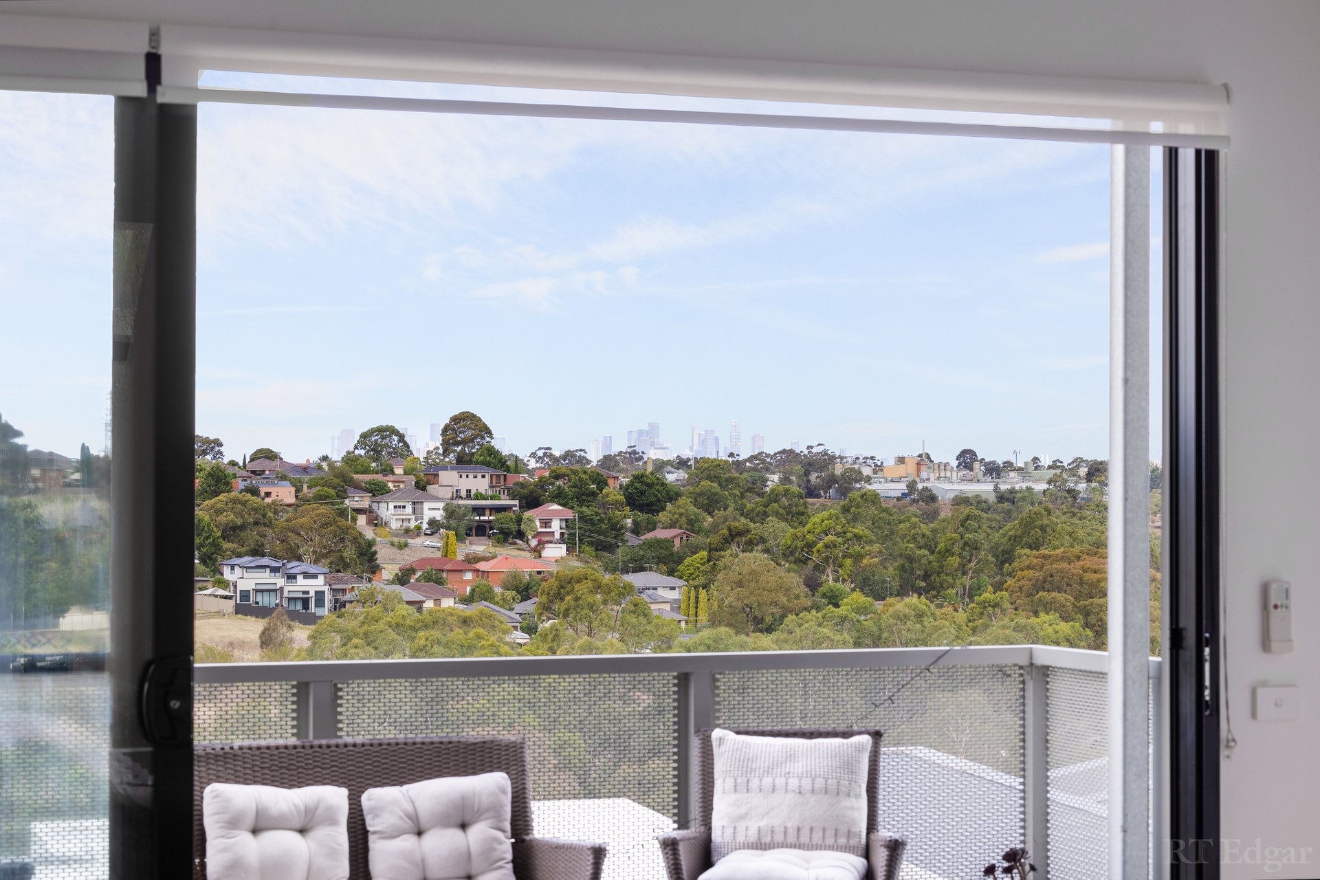 Property Gallery Thumbnail 8