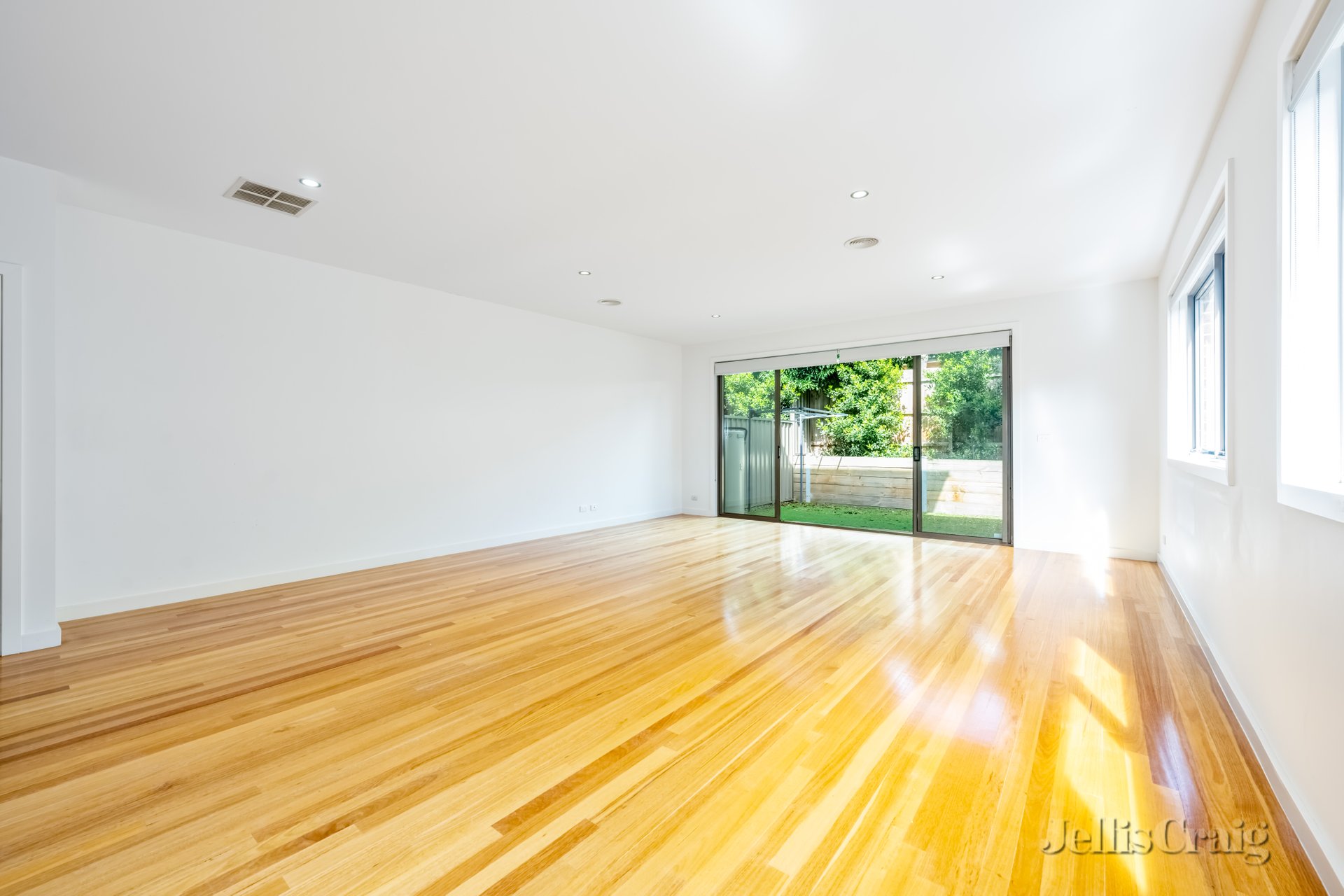 13 Waxman Parade, Brunswick West image 3