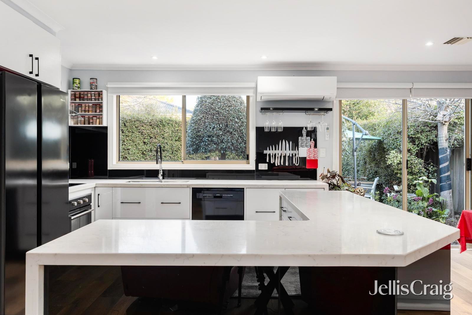 13 Wickham Court, Chirnside Park image 5