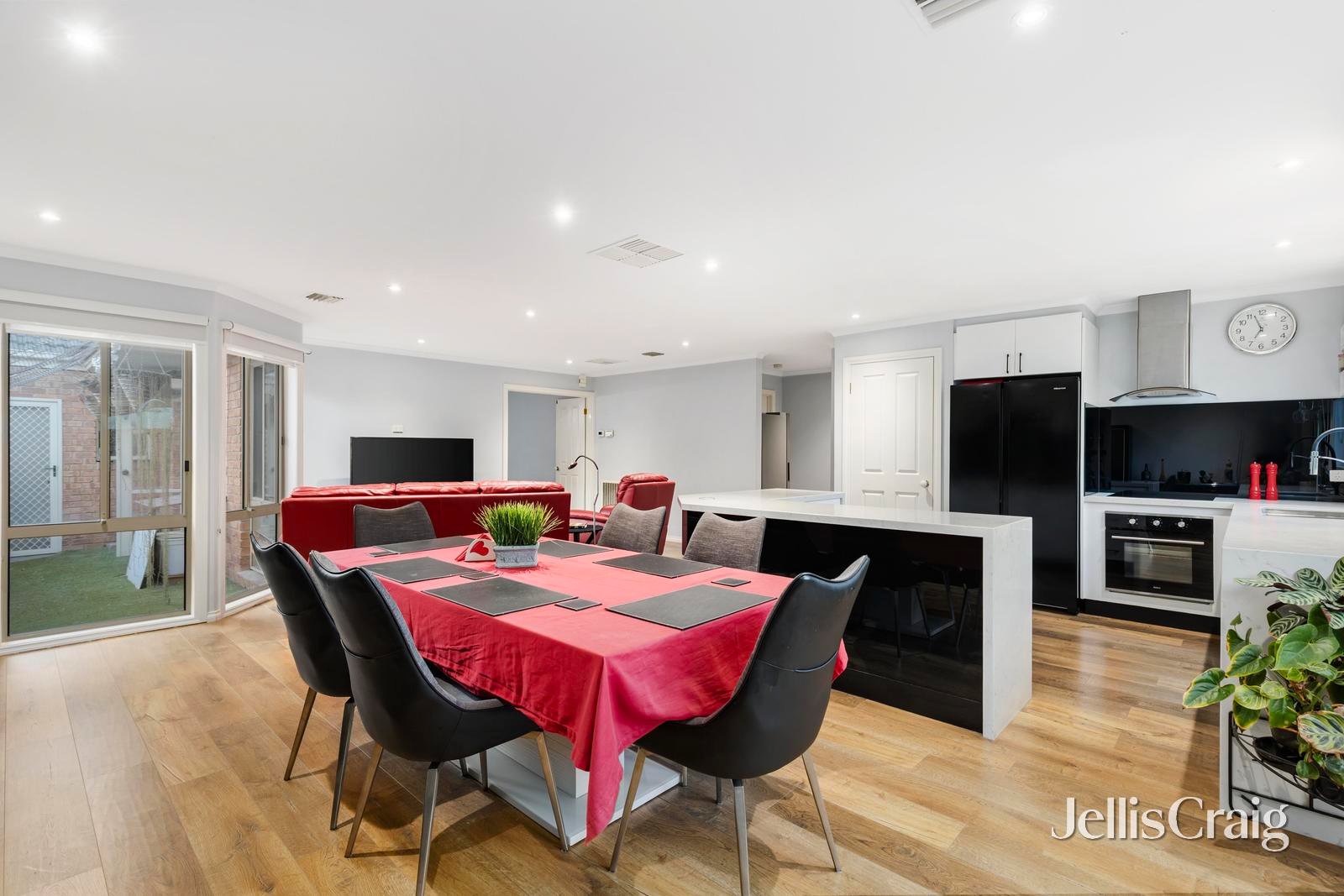 13 Wickham Court, Chirnside Park image 6