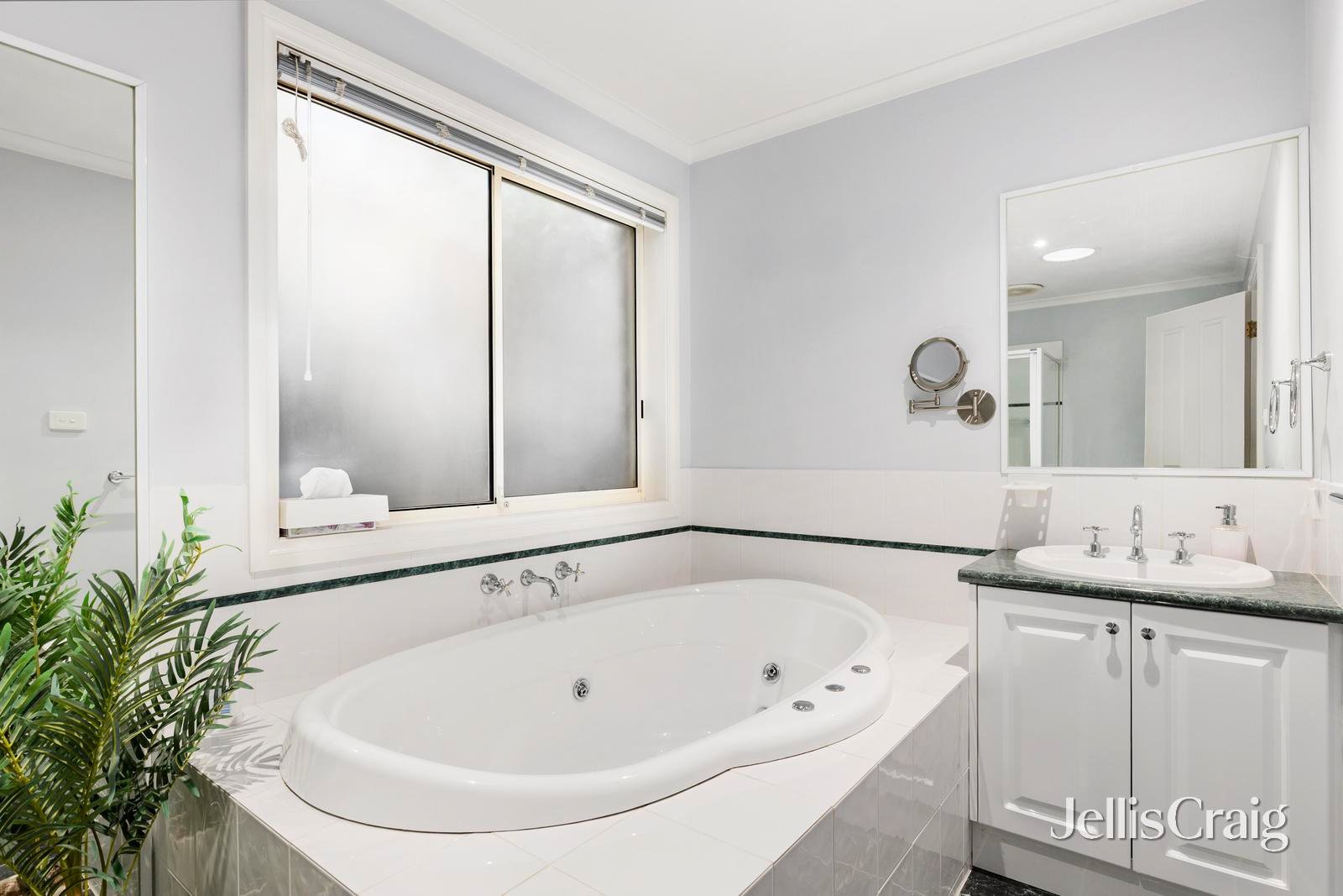 13 Wickham Court, Chirnside Park image 10