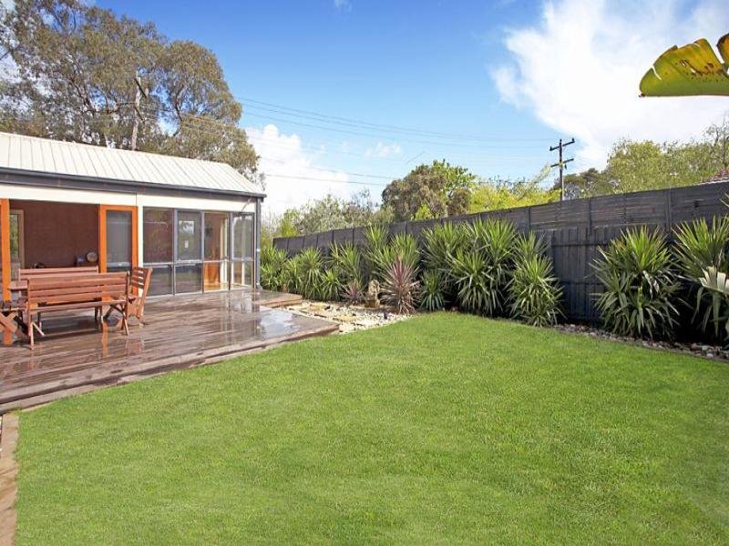 13 Windsor Crescent, Surrey Hills image 5