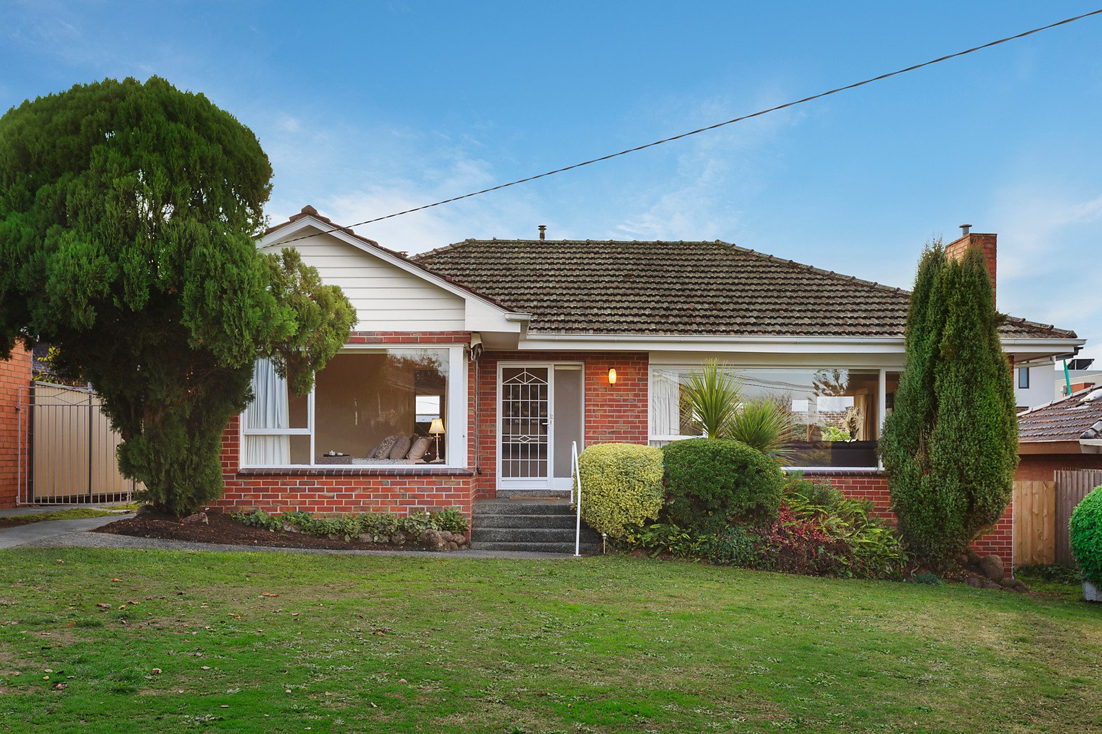 13 Winston Drive, Doncaster image 2