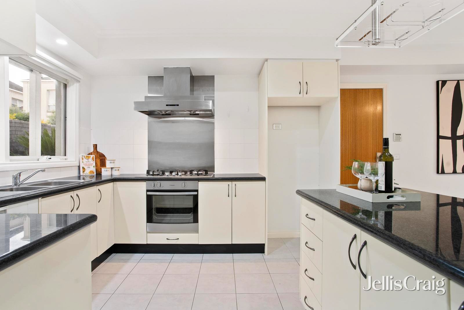 1/30 Baird Street South, Doncaster image 9