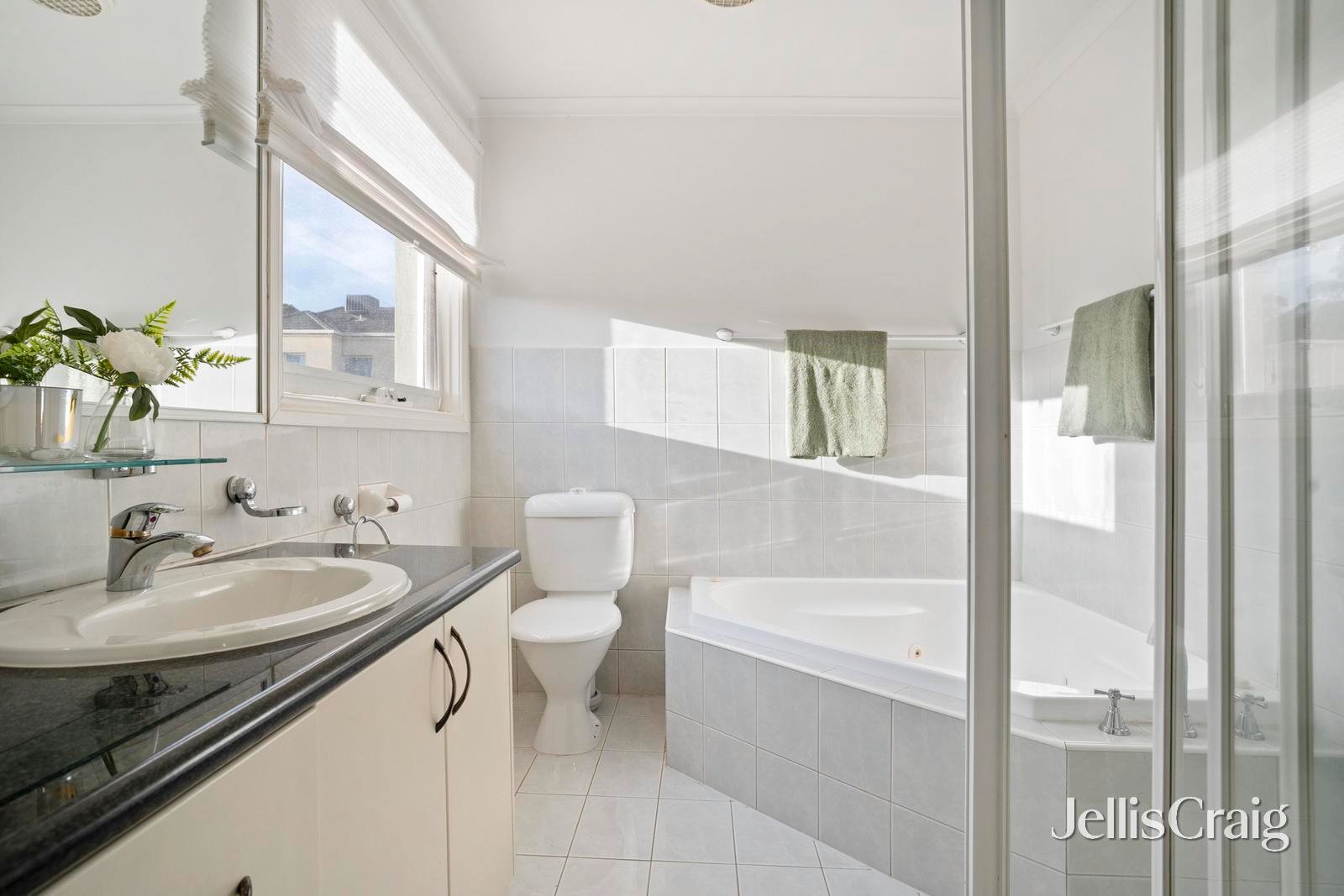 1/30 Baird Street South, Doncaster image 11