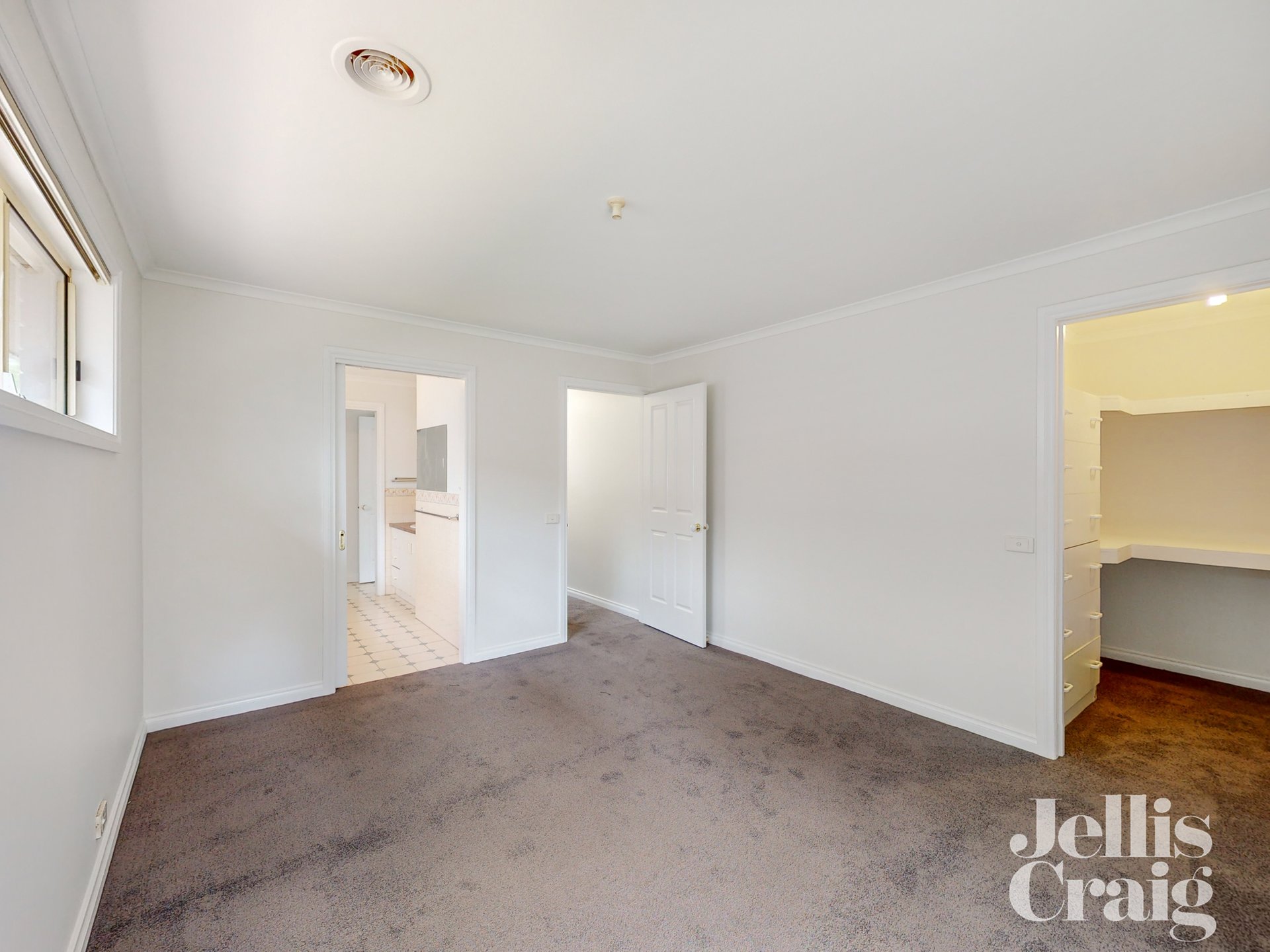 1/30 Bulla Road, Strathmore image 8