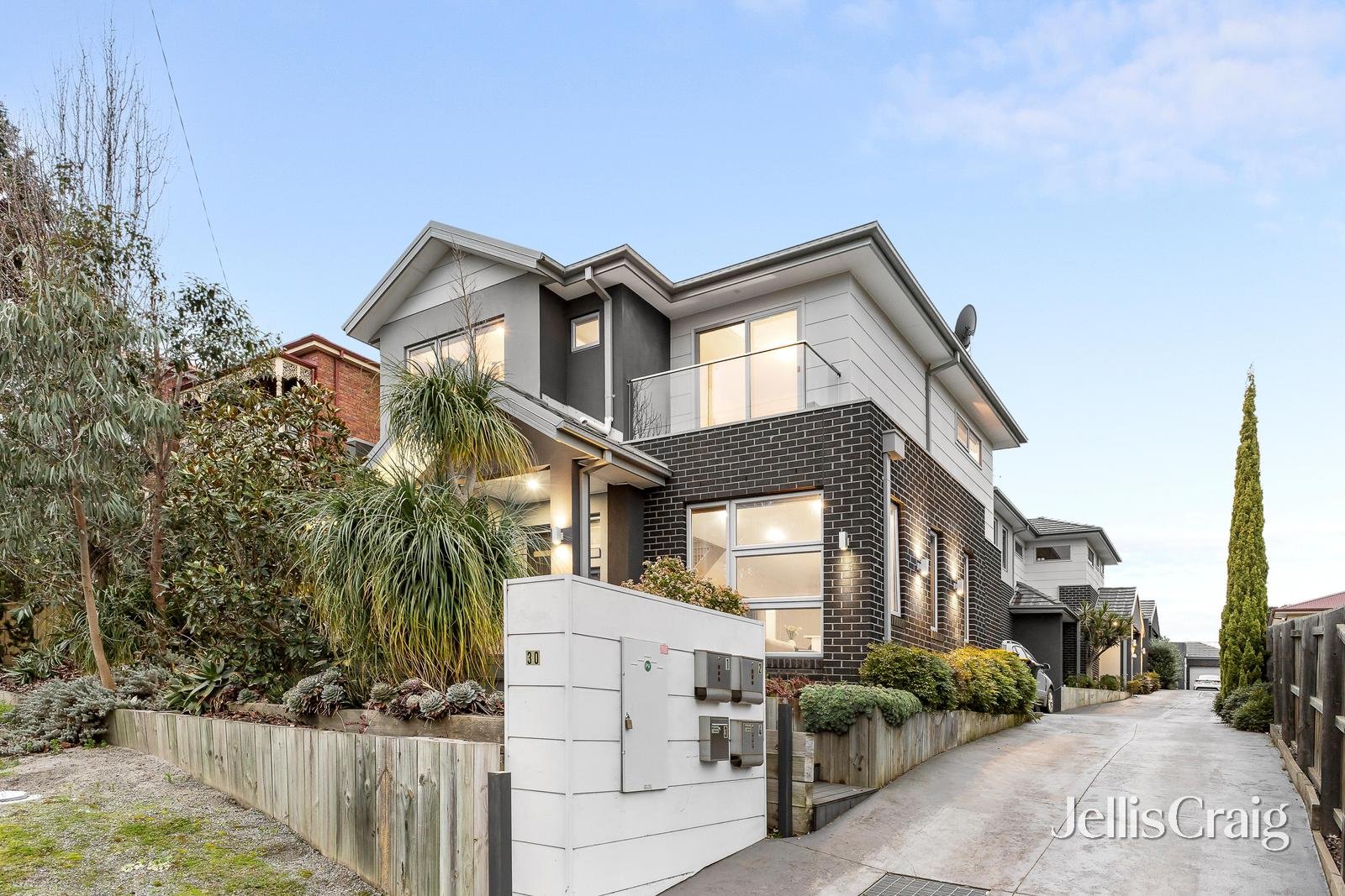 1/30 Cornwall Road, Pascoe&nbsp;Vale image 1