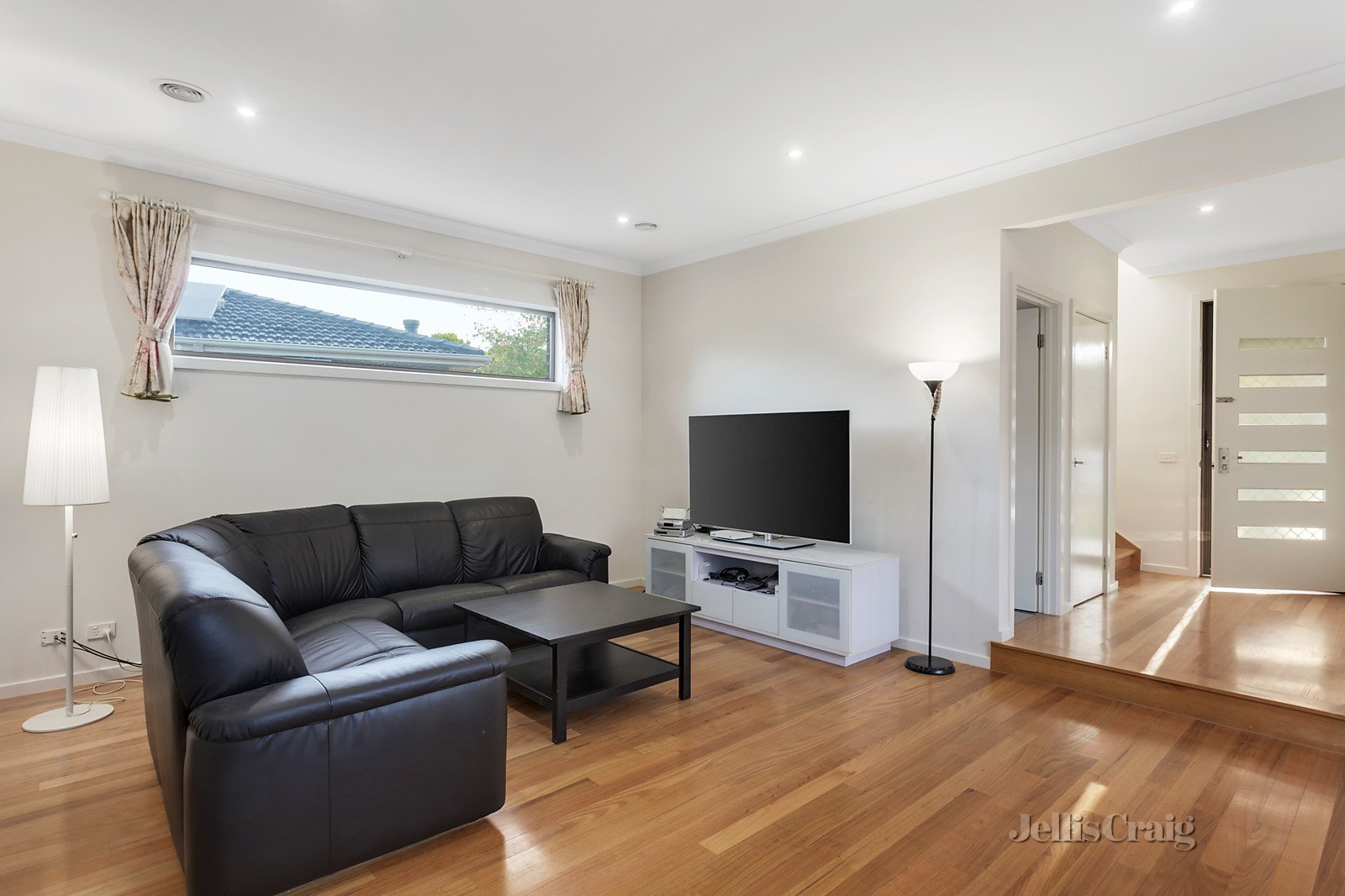 1/30 Diamond Avenue, Glen Waverley image 2