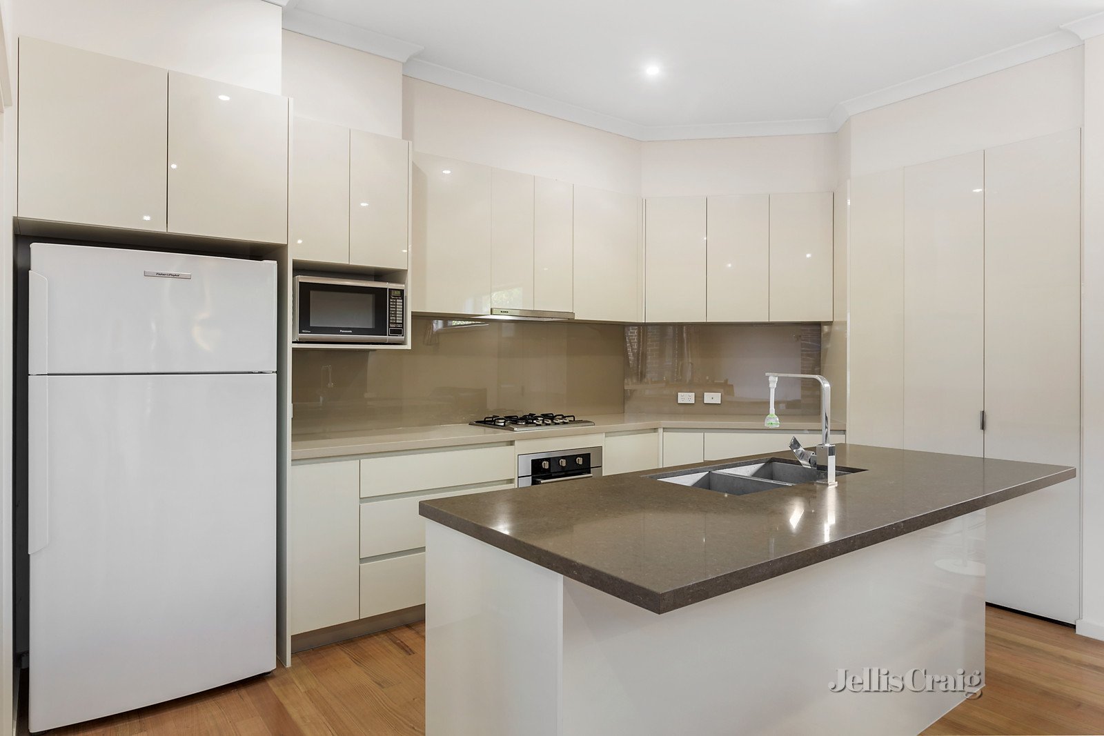 1/30 Diamond Avenue, Glen Waverley image 3
