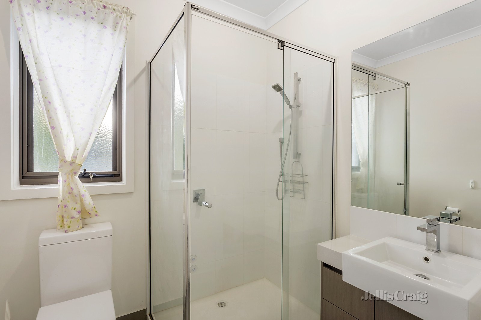 1/30 Diamond Avenue, Glen Waverley image 6
