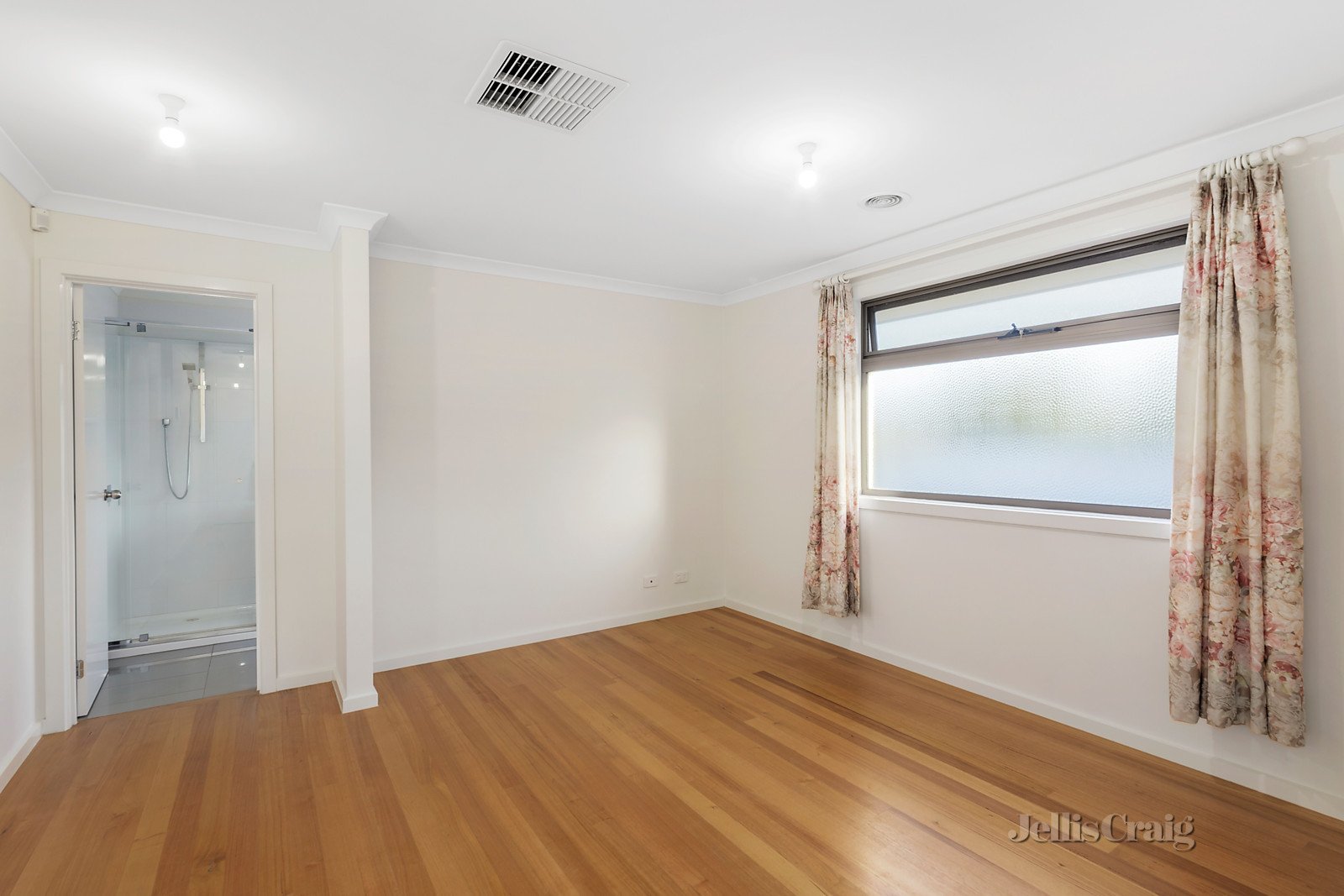 1/30 Diamond Avenue, Glen Waverley image 7