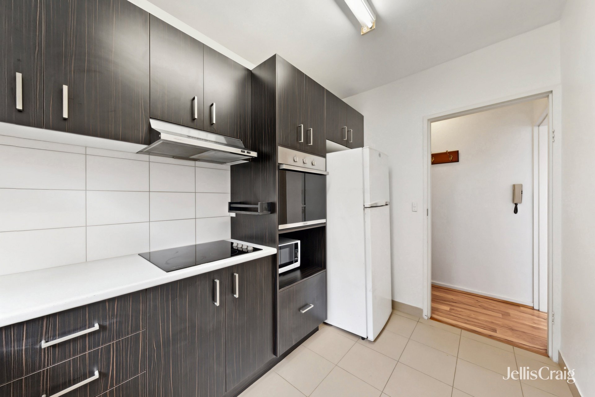 1/30 Finsbury Street, Flemington image 2