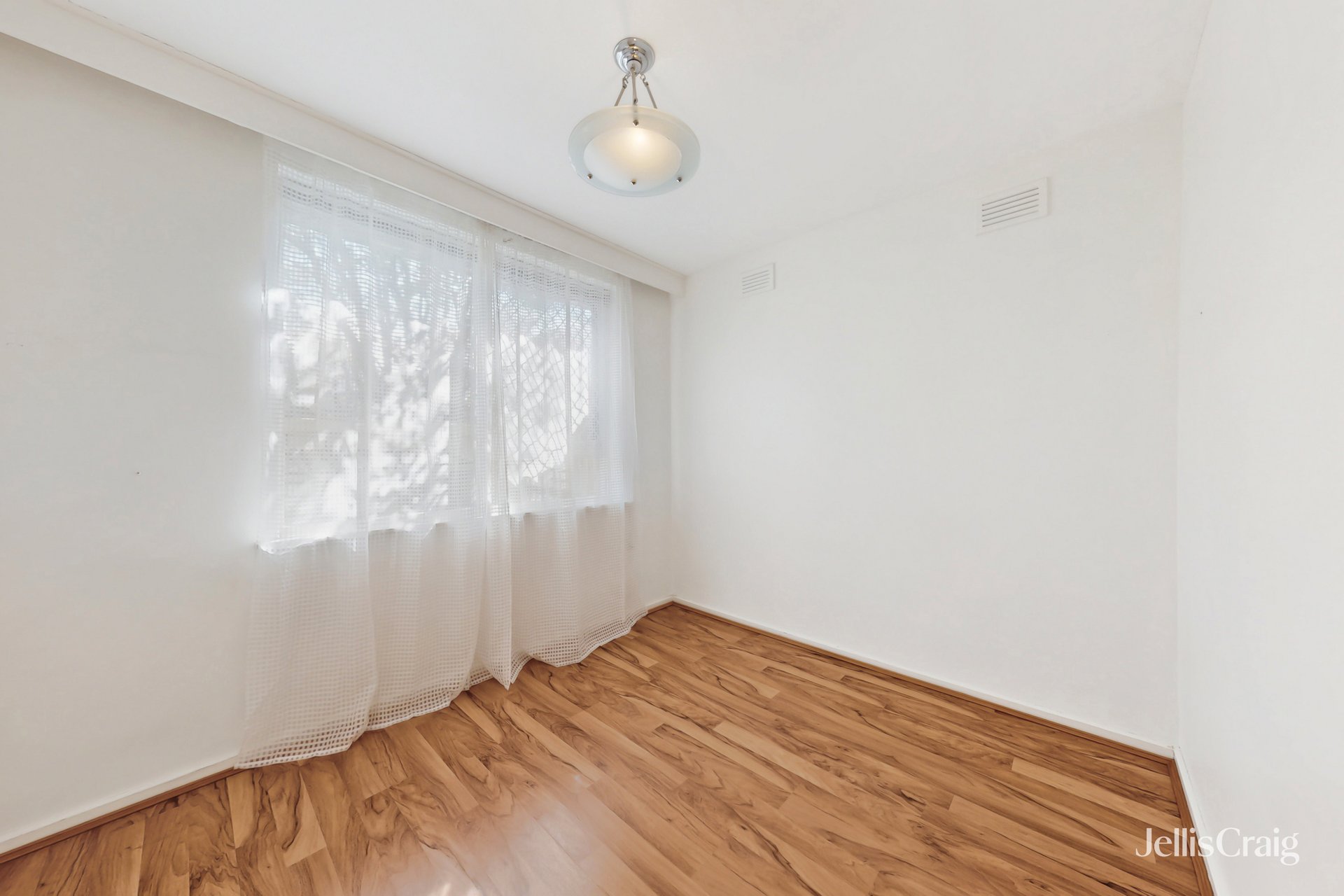 1/30 Finsbury Street, Flemington image 8