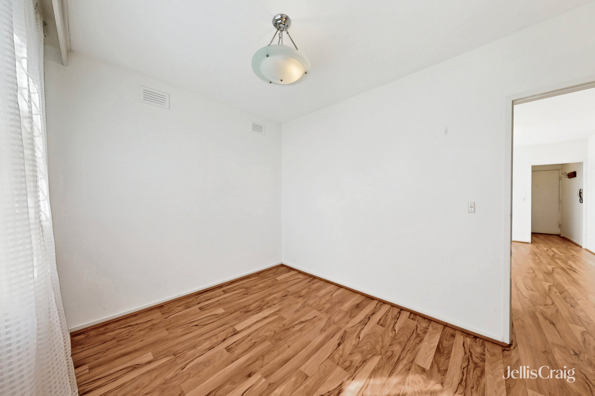 1/30 Finsbury Street, Flemington image 6