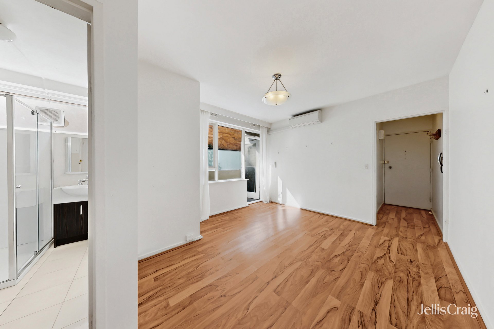 1/30 Finsbury Street, Flemington image 4
