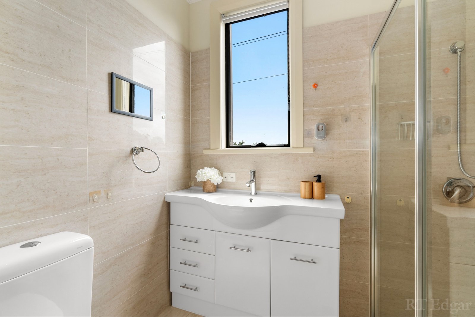 Property Gallery Thumbnail 11