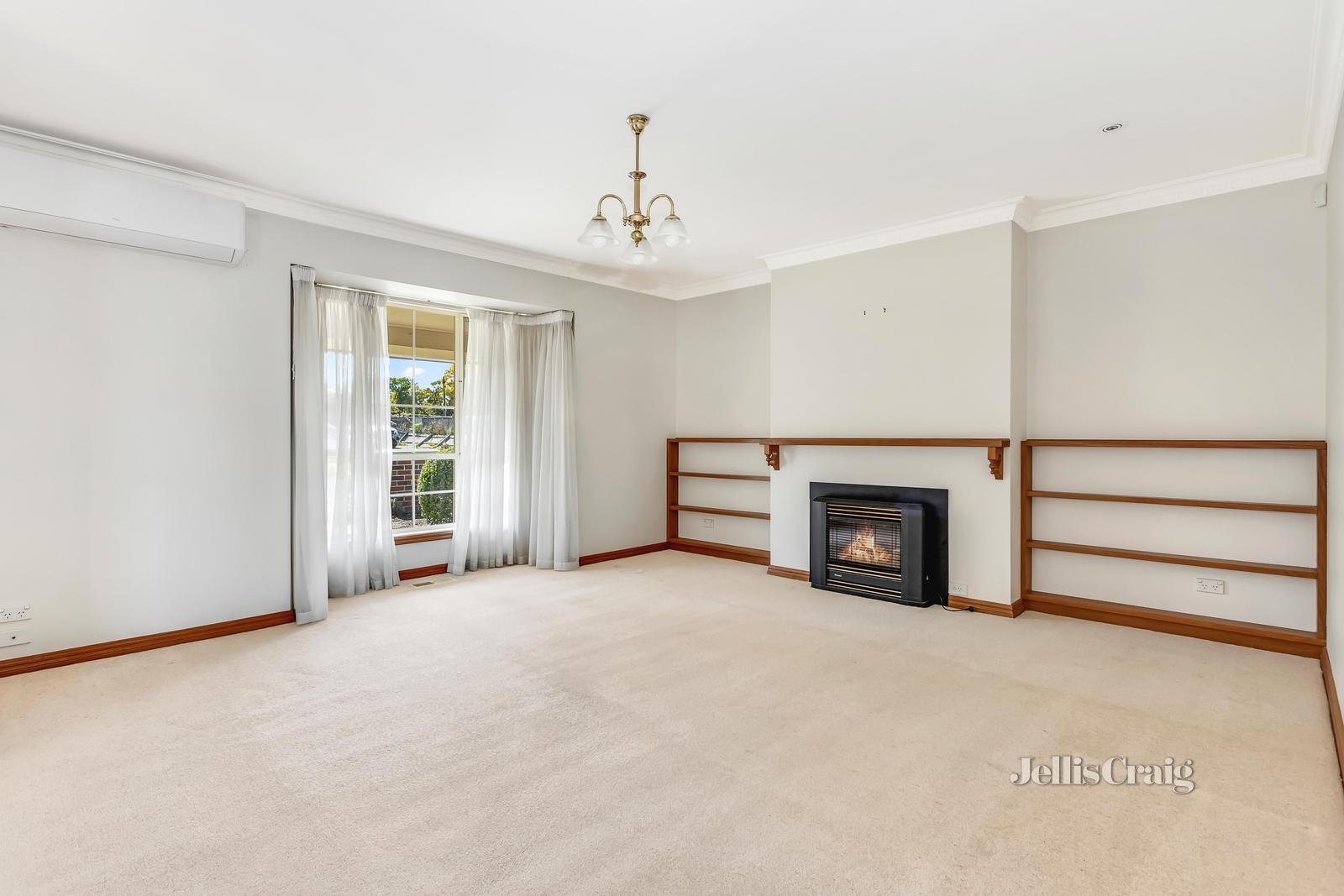 1/30 Irving Street, Mount Waverley image 2