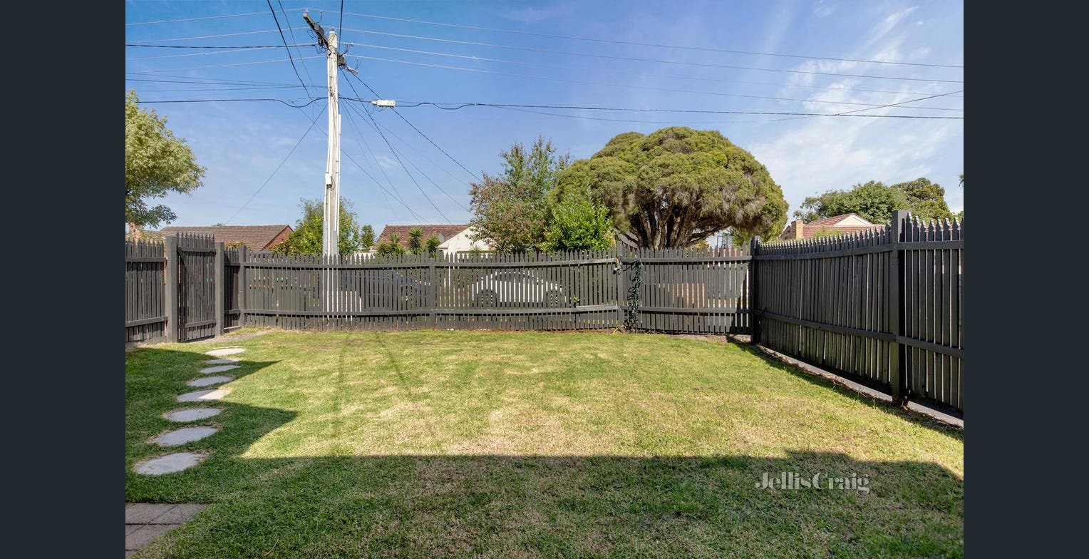 1/30 Manuka Street, Bentleigh East image 8