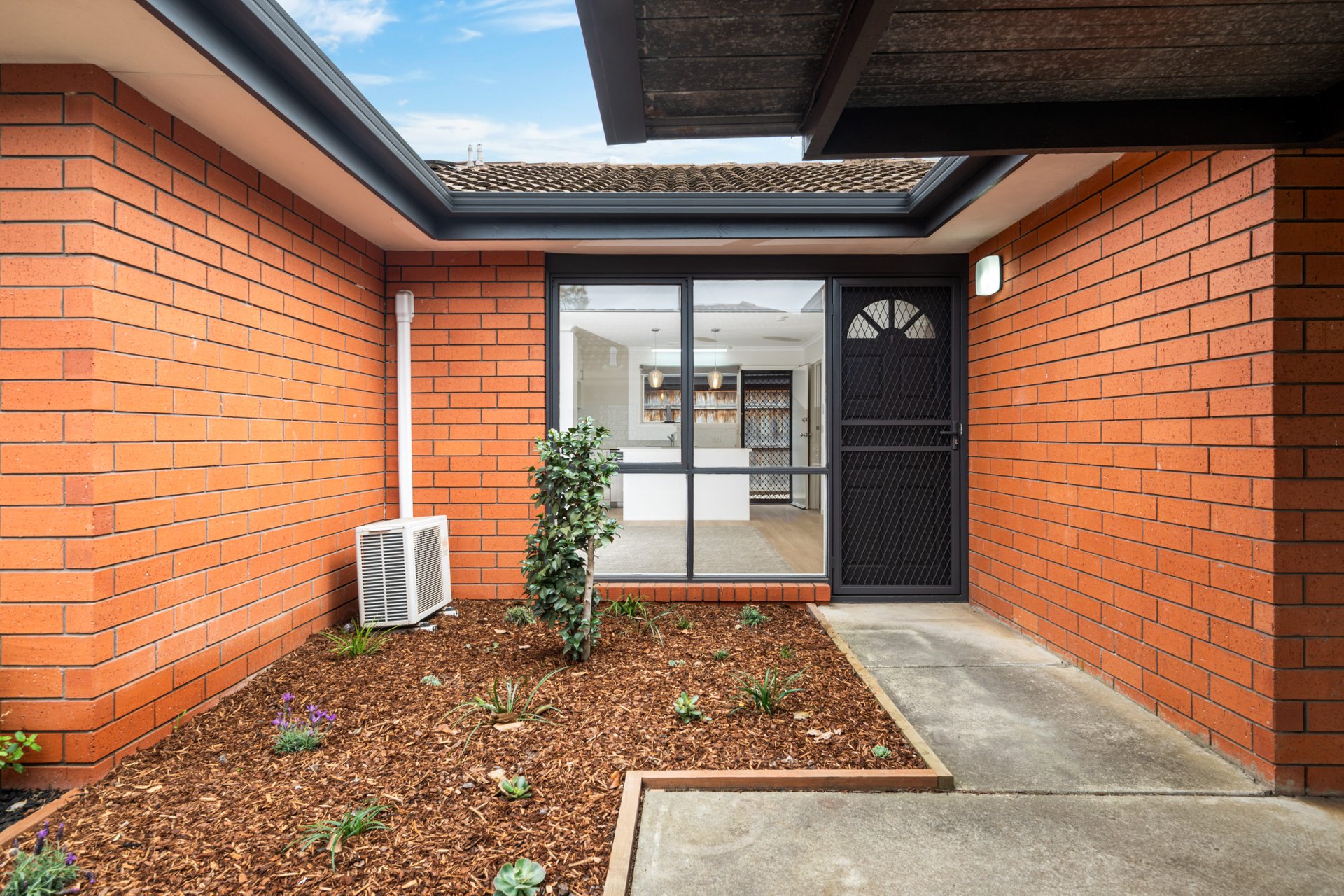 1/30 Matlock Street, Herne&nbsp;Hill image 2