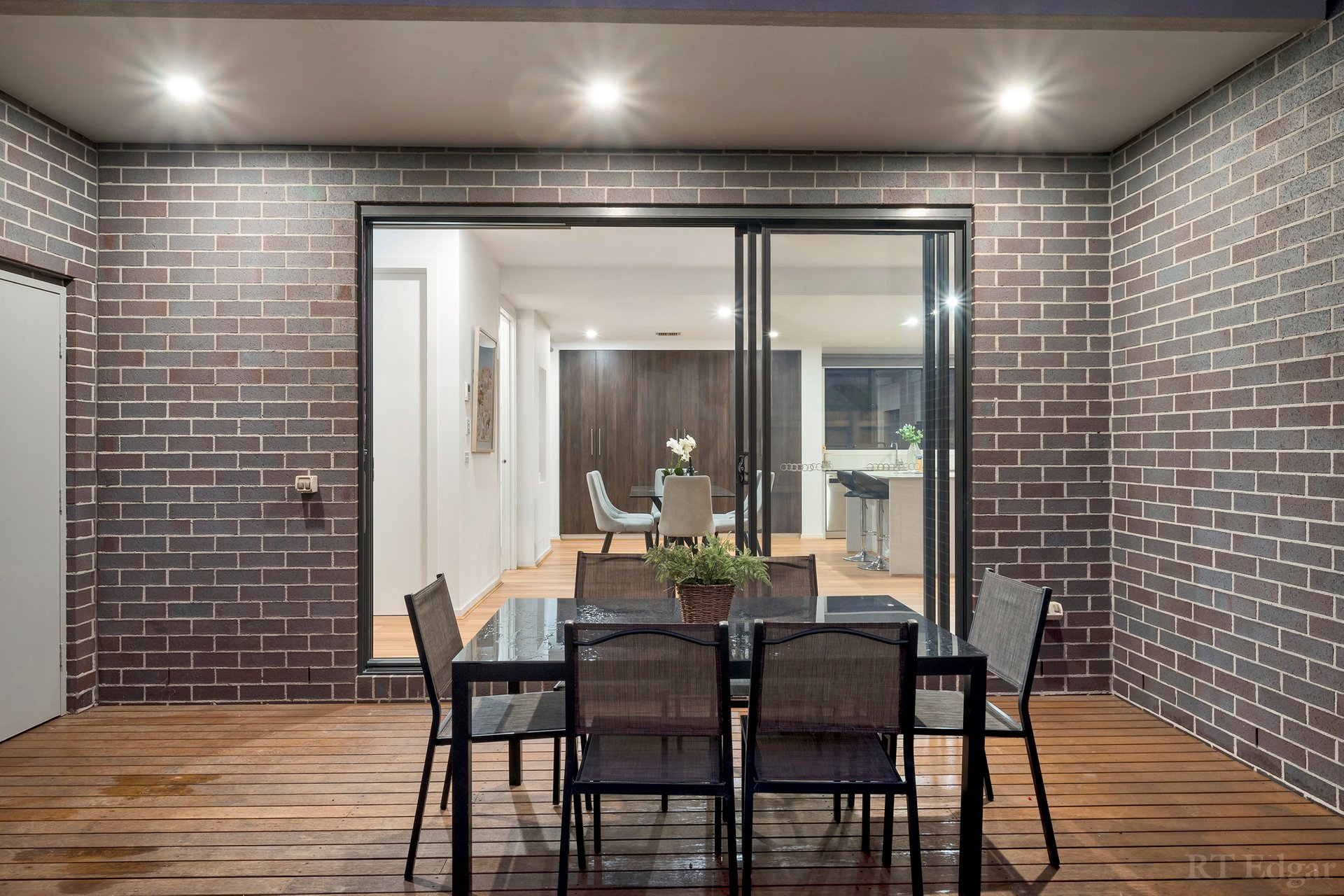 Property Gallery Thumbnail 9