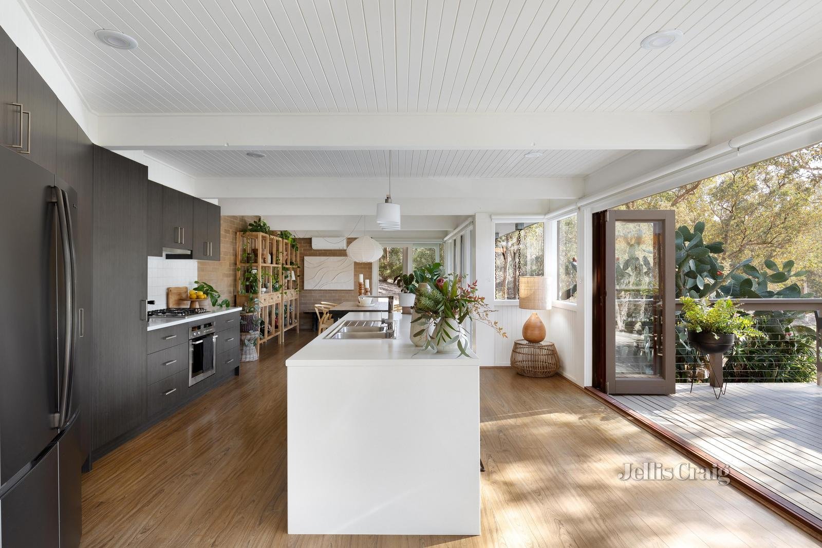 130 Meander Road, Hurstbridge image 4