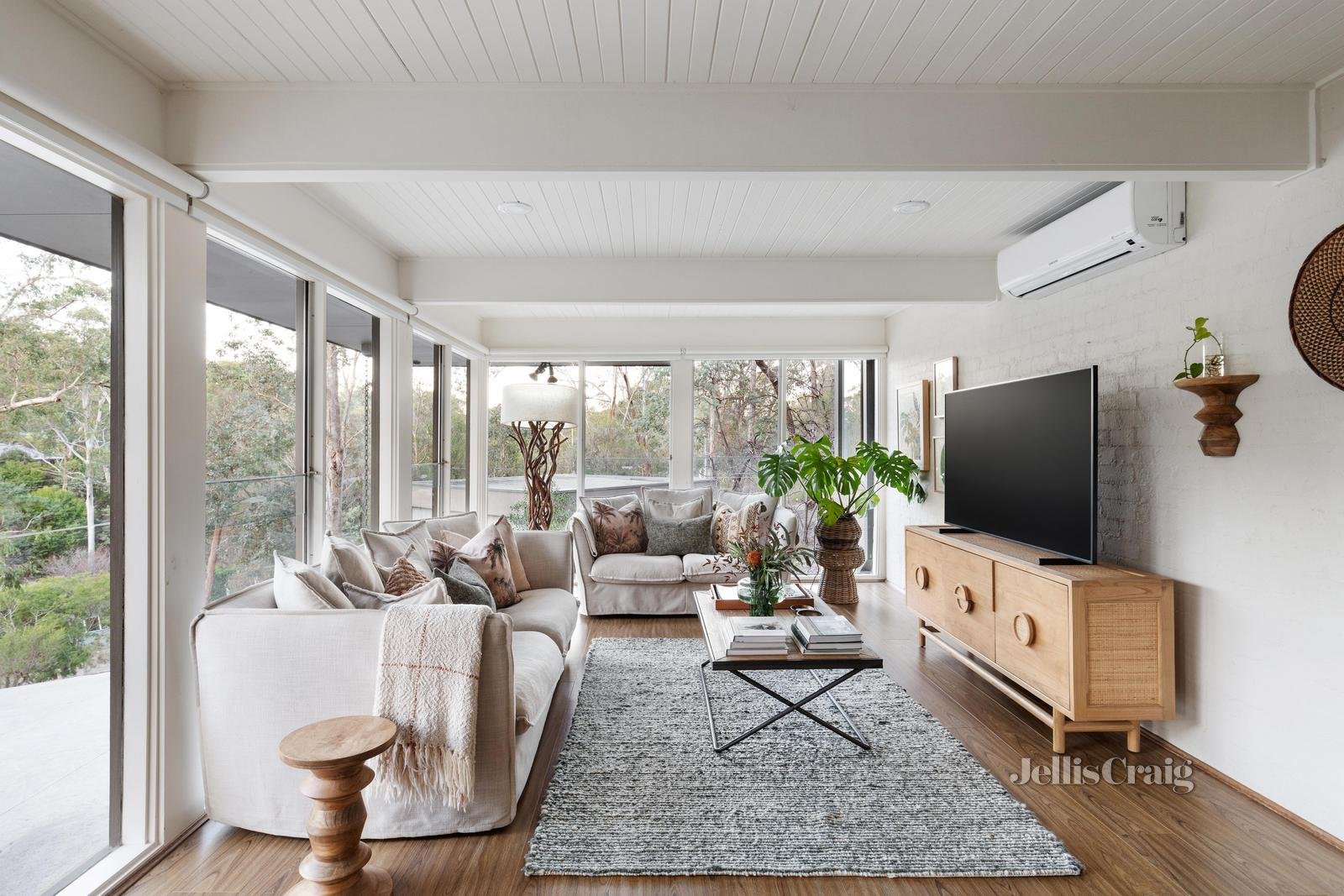 130 Meander Road, Hurstbridge image 6