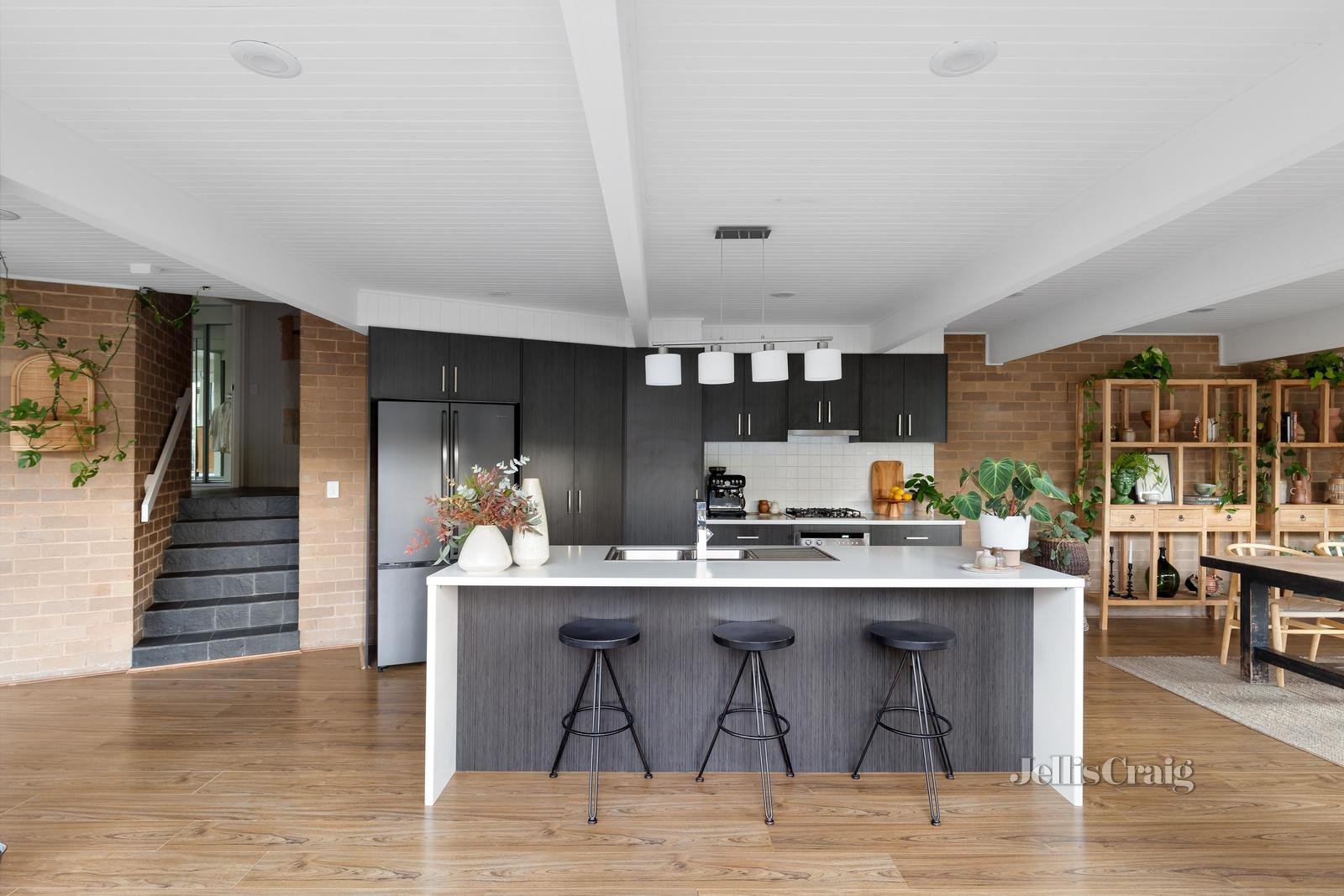 130 Meander Road, Hurstbridge image 8