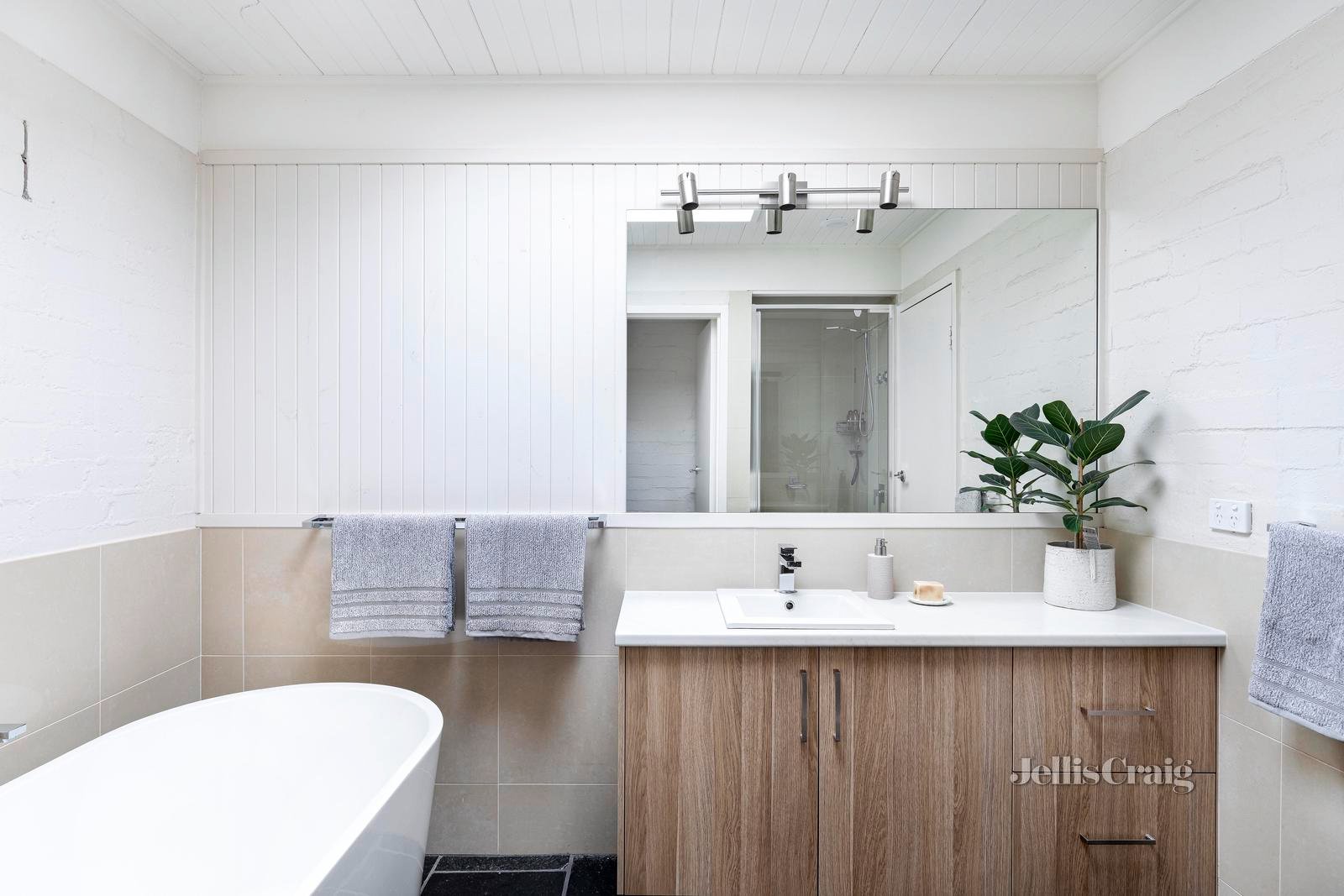 130 Meander Road, Hurstbridge image 12