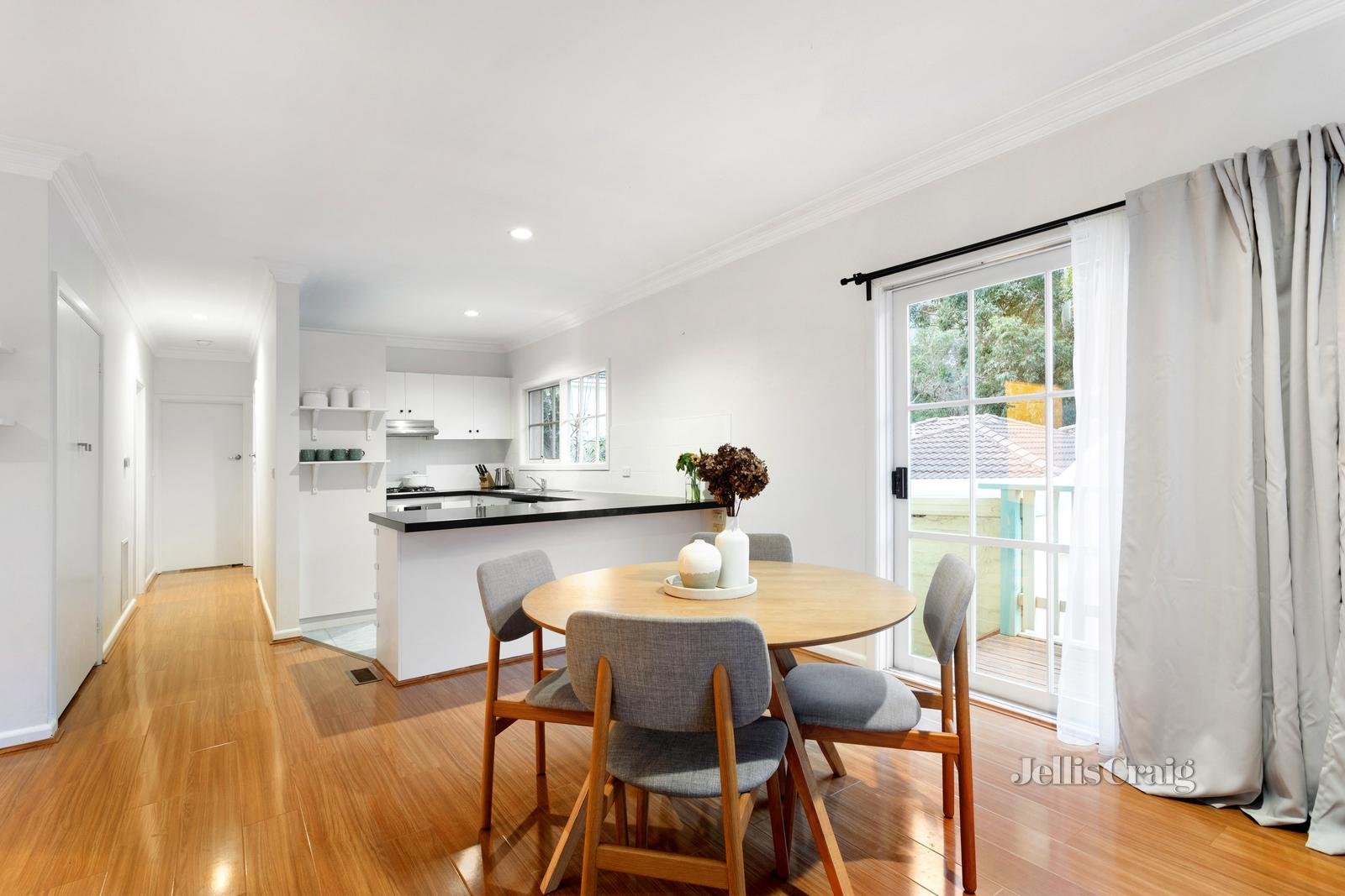 1/30 St Johns Wood Road, Mount Waverley image 4